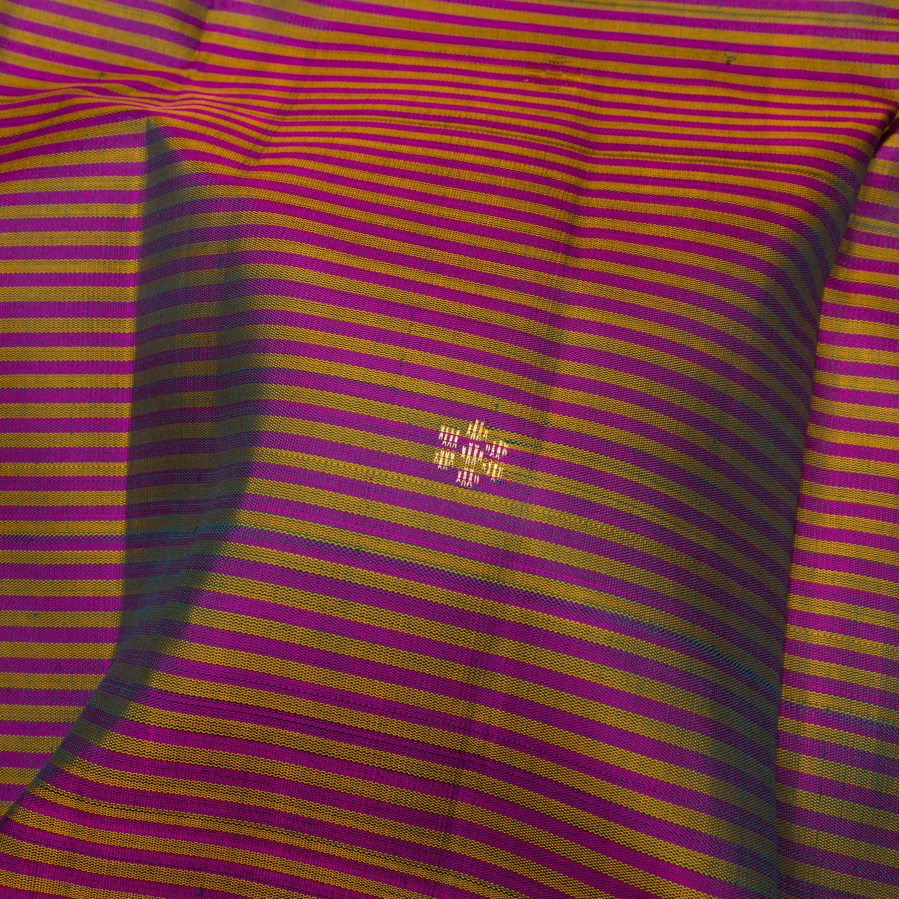 Kanakavalli Kanjivaram Silk Sari 25-599-HS001-08423 - Fabric View