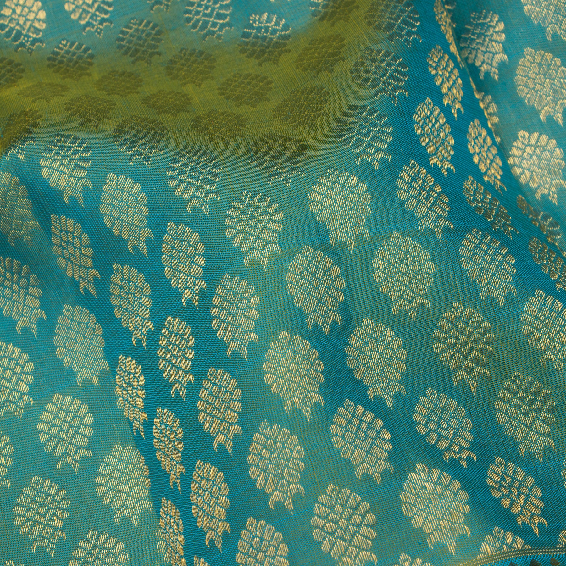 Kanakavalli Kanjivaram Silk Sari 25-611-HS001-03299 - Fabric View