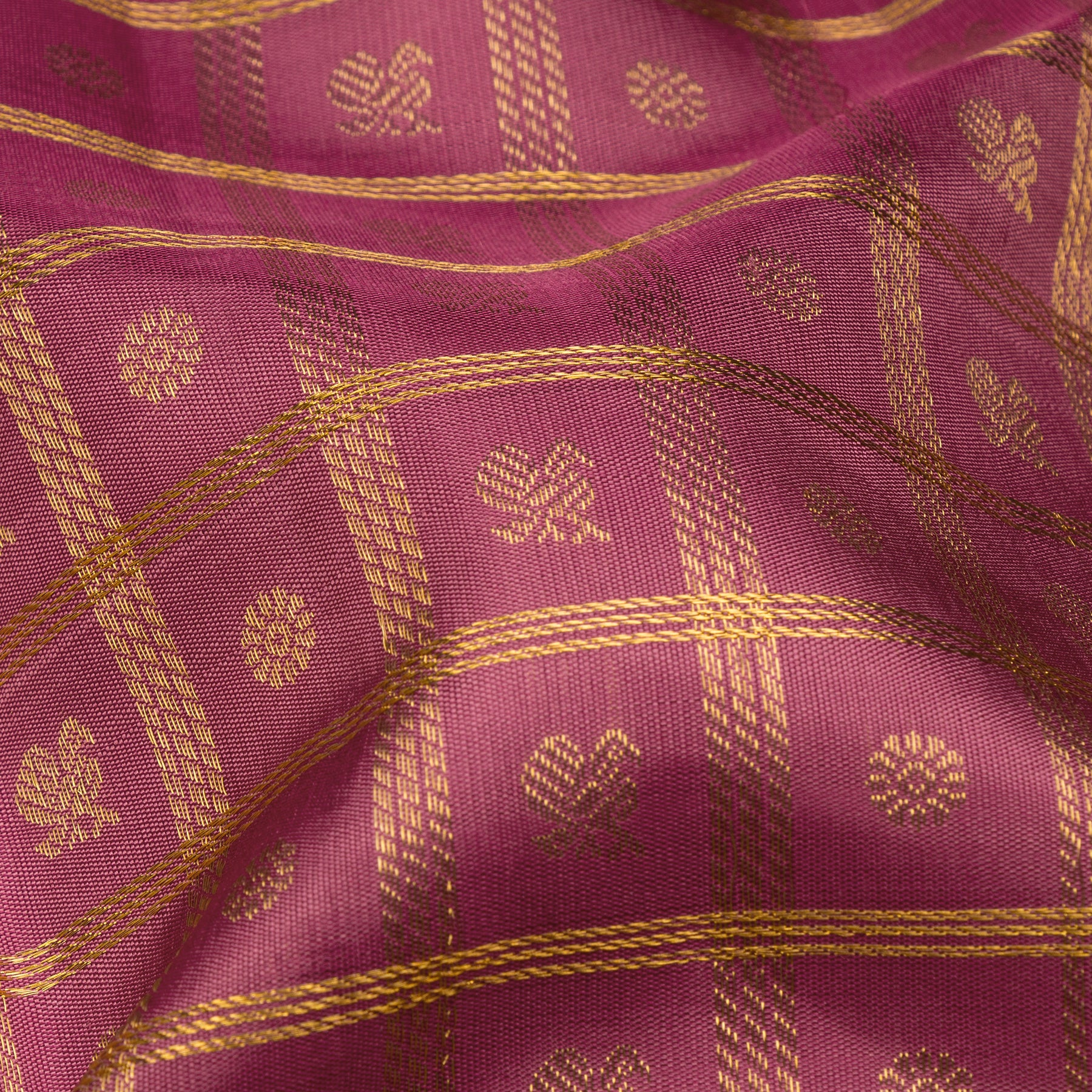 Kanakavalli Kanjivaram Silk Sari 25-611-HS001-09567 - Fabric View