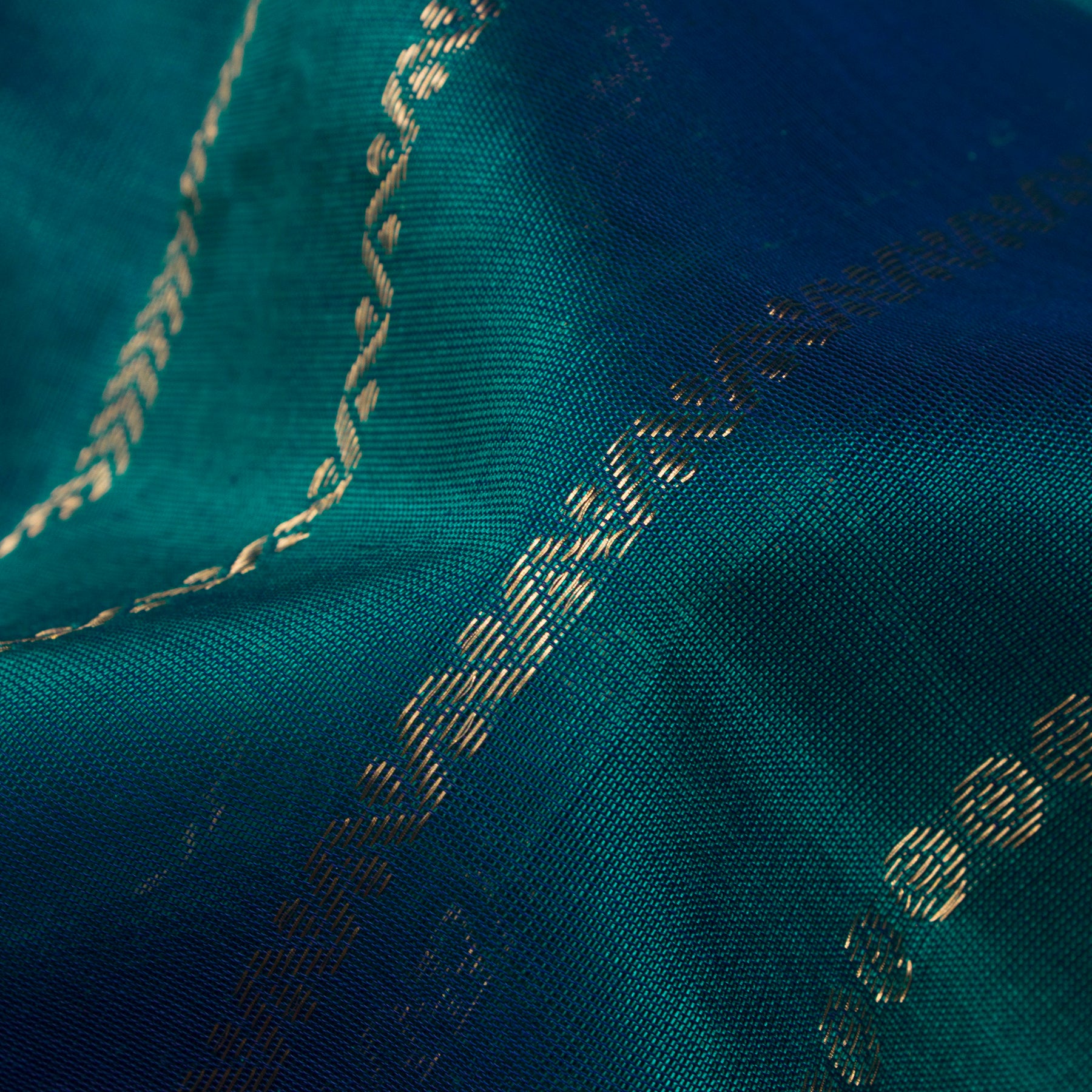 Kanakavalli Silk/Cotton Sari 25-613-HS005-00619 - Fabric View