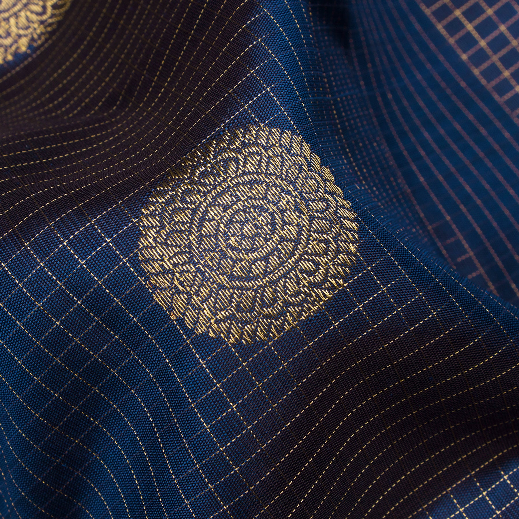 Kanakavalli Kanjivaram Silk Sari 25-615-HS001-00555 - Fabric View