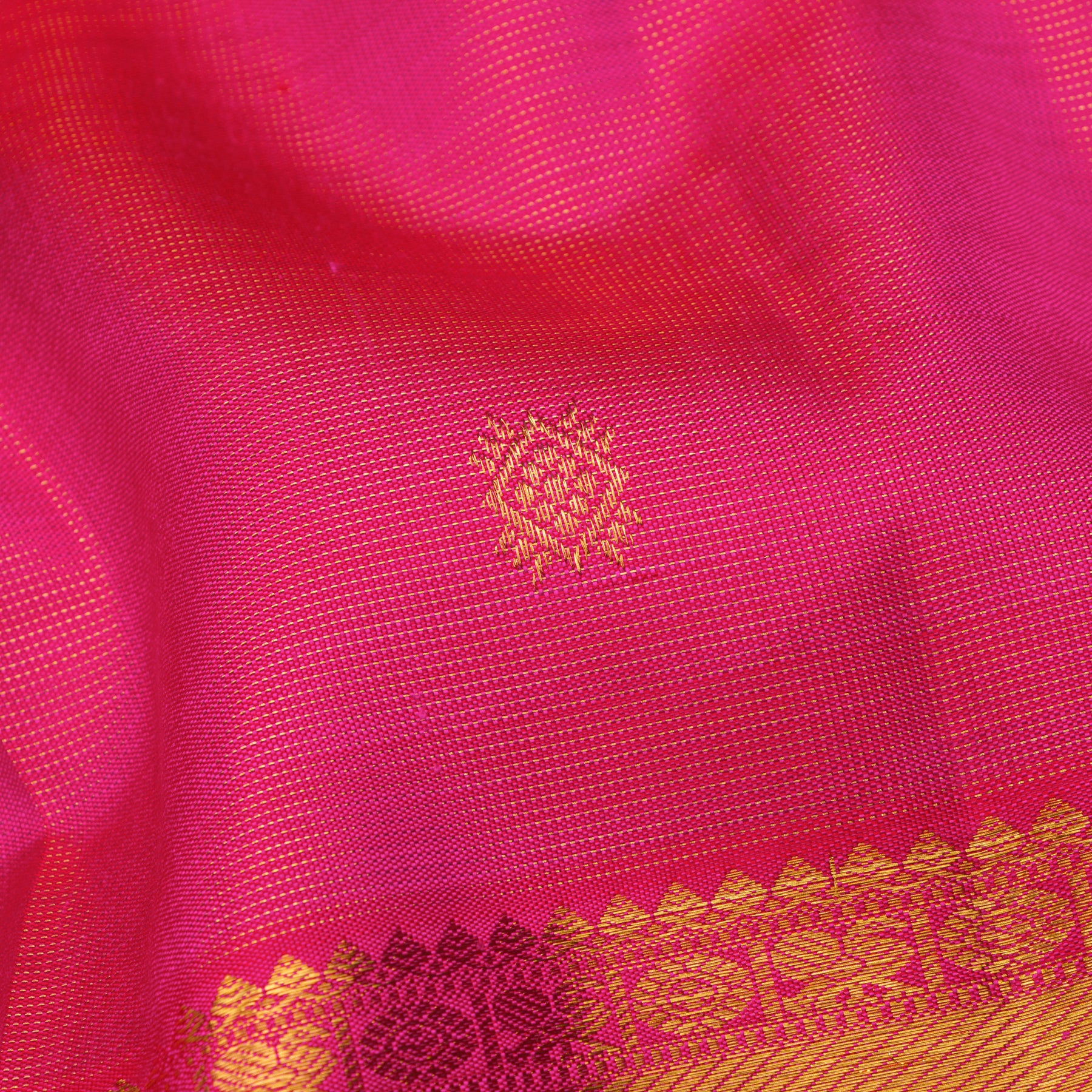 Kanakavalli Kanjivaram Silk Sari 25-615-HS001-03872 - Fabric View
