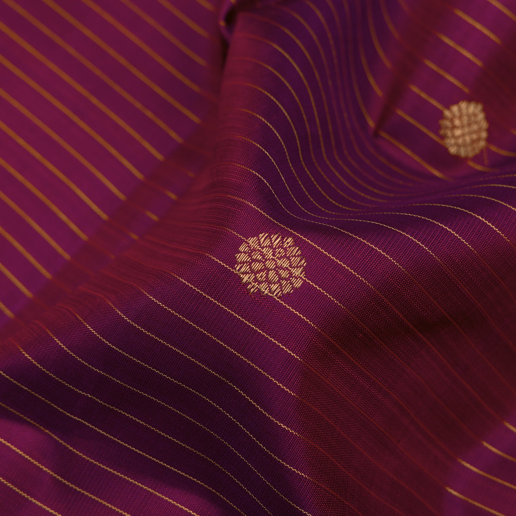 Kanakavalli Kanjivaram Silk Sari 25-615-HS001-05190 - Fabric View