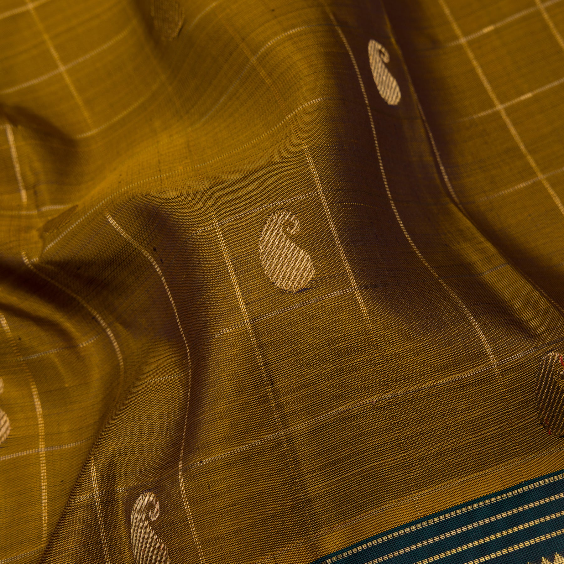 Kanakavalli Kanjivaram Silk Sari 25-615-HS001-05706 - Fabric View