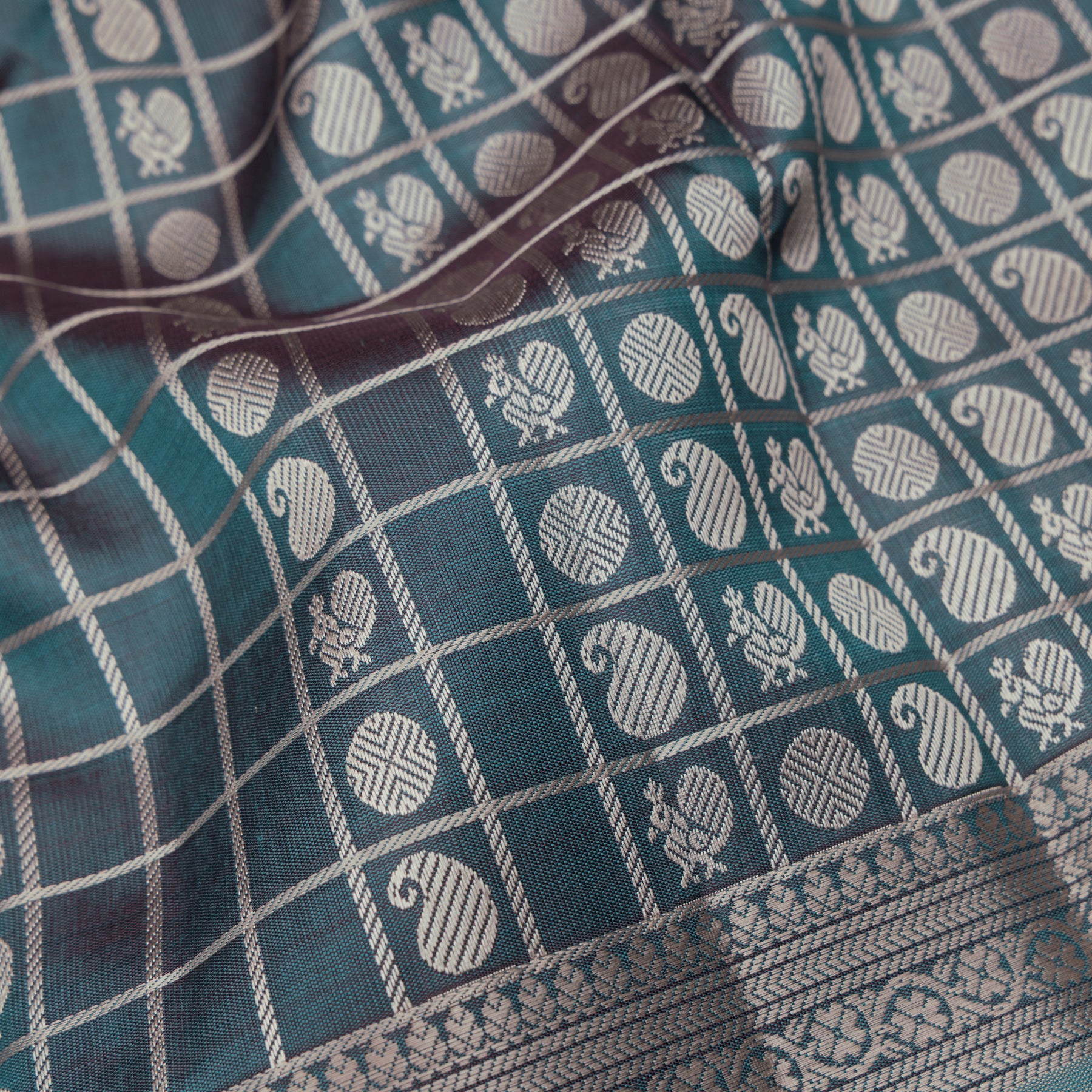 Kanakavalli Kanjivaram Silk Sari 25-615-HS001-06855 - Fabric View