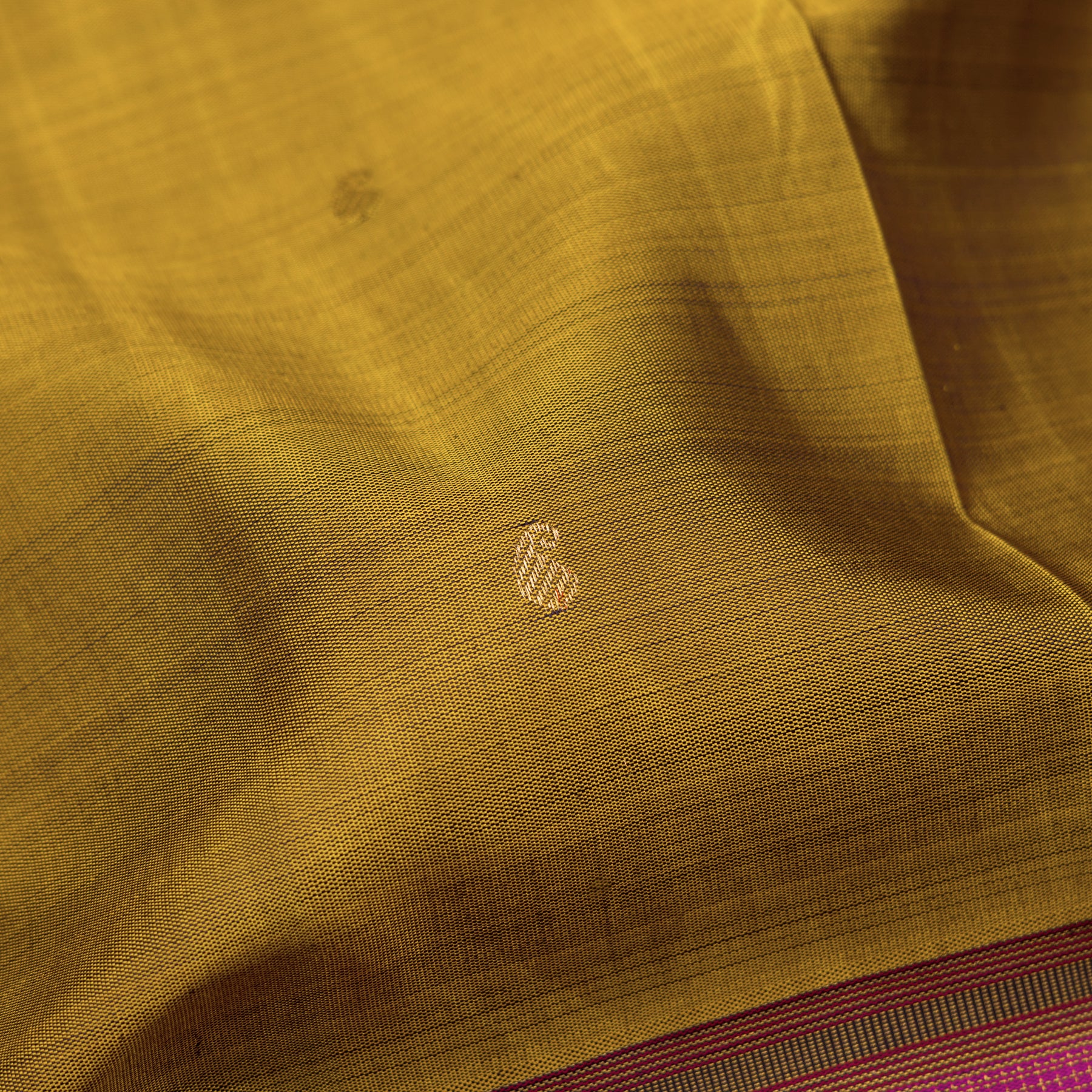 Kanakavalli Kanjivaram Silk Sari 25-615-HS001-06865 - Fabric View
