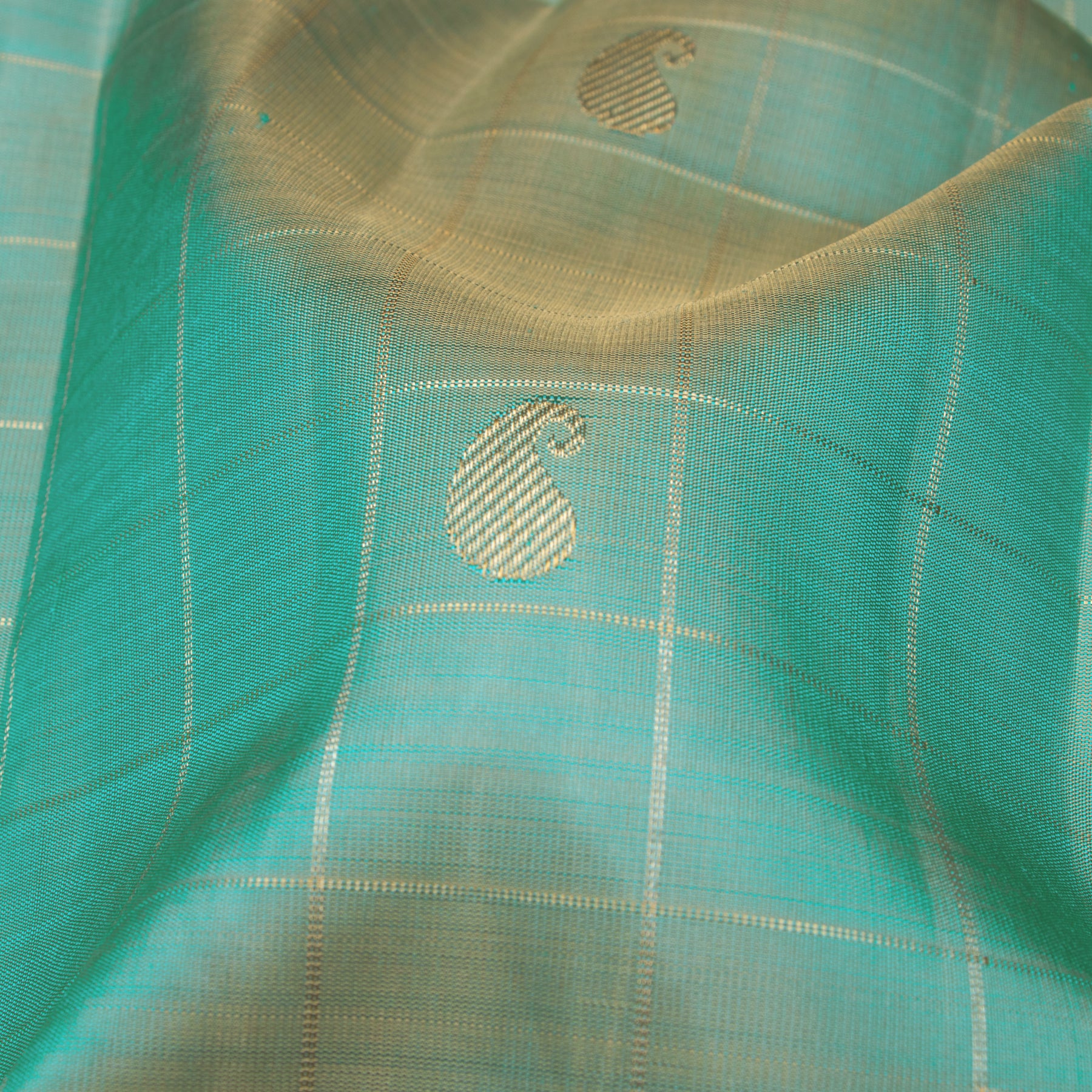 Kanakavalli Kanjivaram Silk Sari 25-615-HS001-07688 - Fabric View
