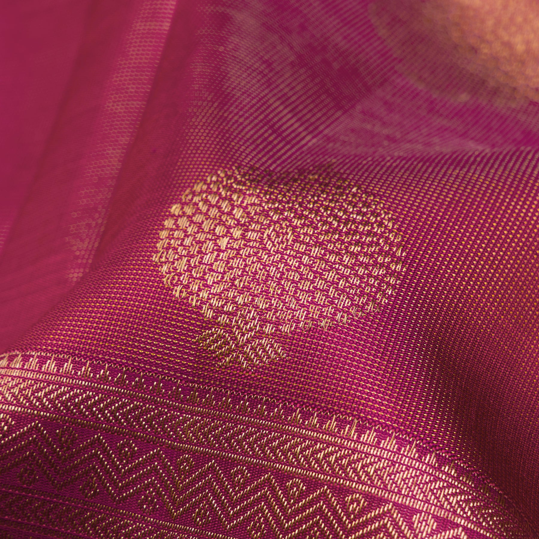 Kanakavalli Kanjivaram Silk Sari 25-615-HS001-10041 - Fabric View