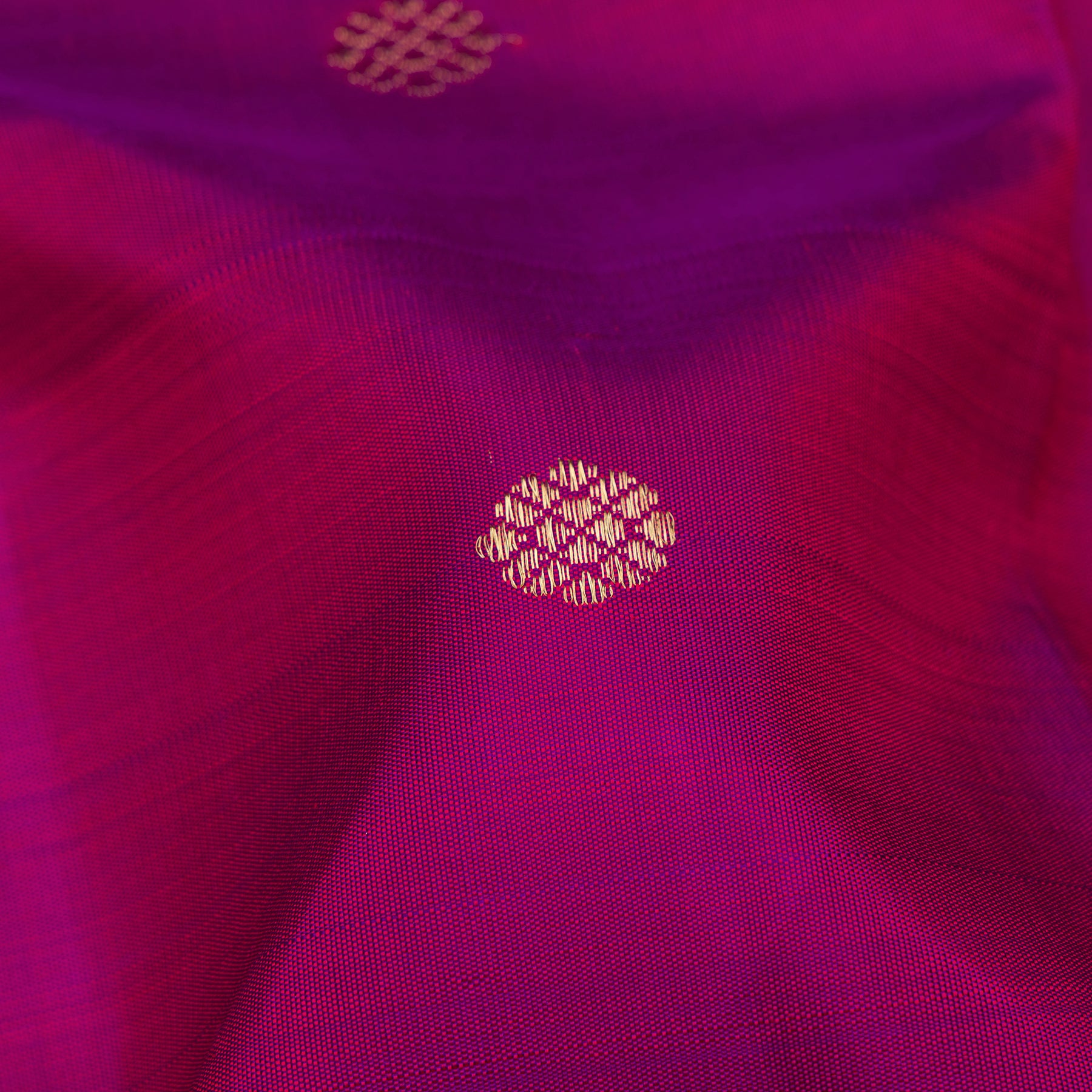 Kanakavalli Kanjivaram Silk Sari 26-040-HS001-03723 - Fabric View