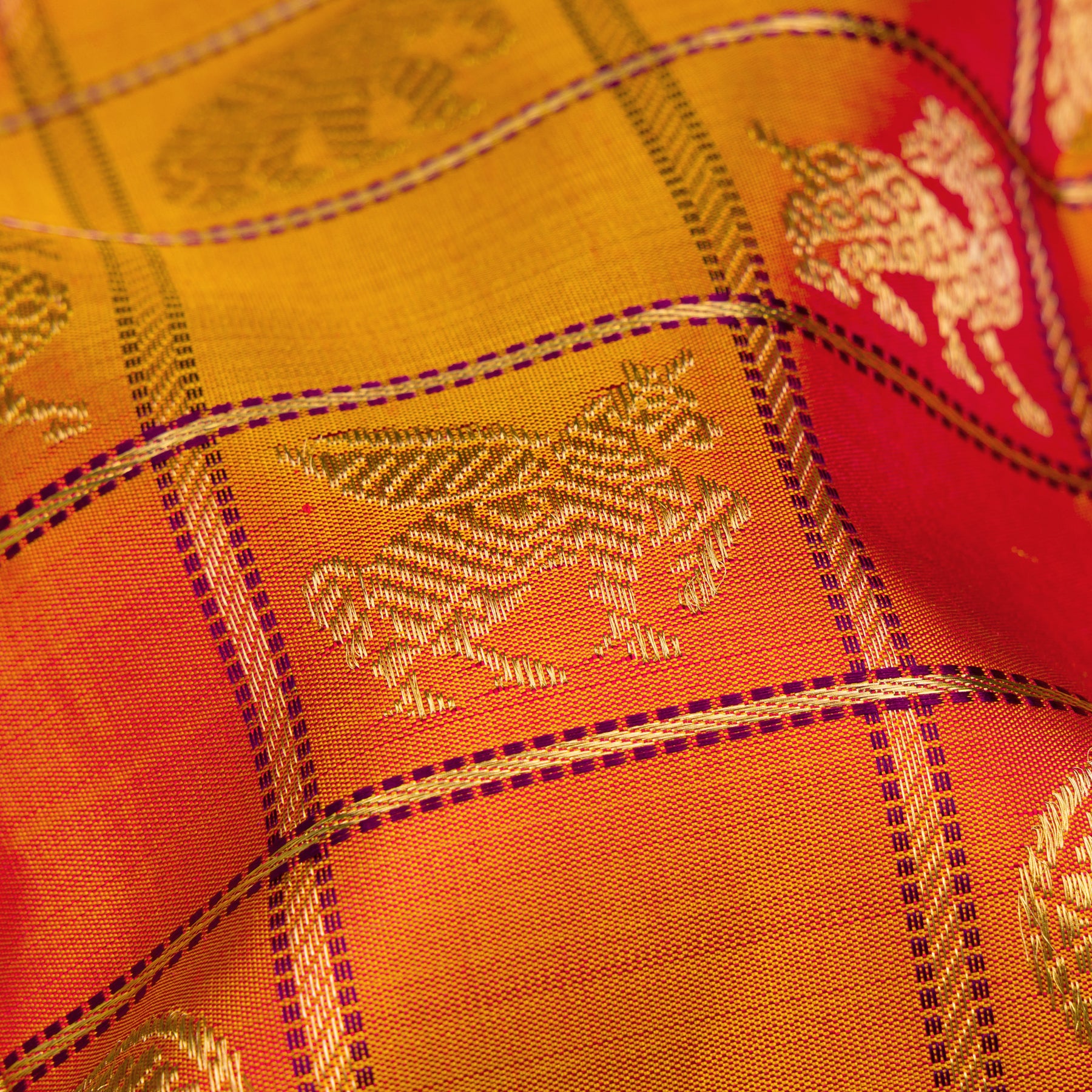 Kanakavalli Kanjivaram Silk Sari 26-041-HS001-01875 - Fabric View