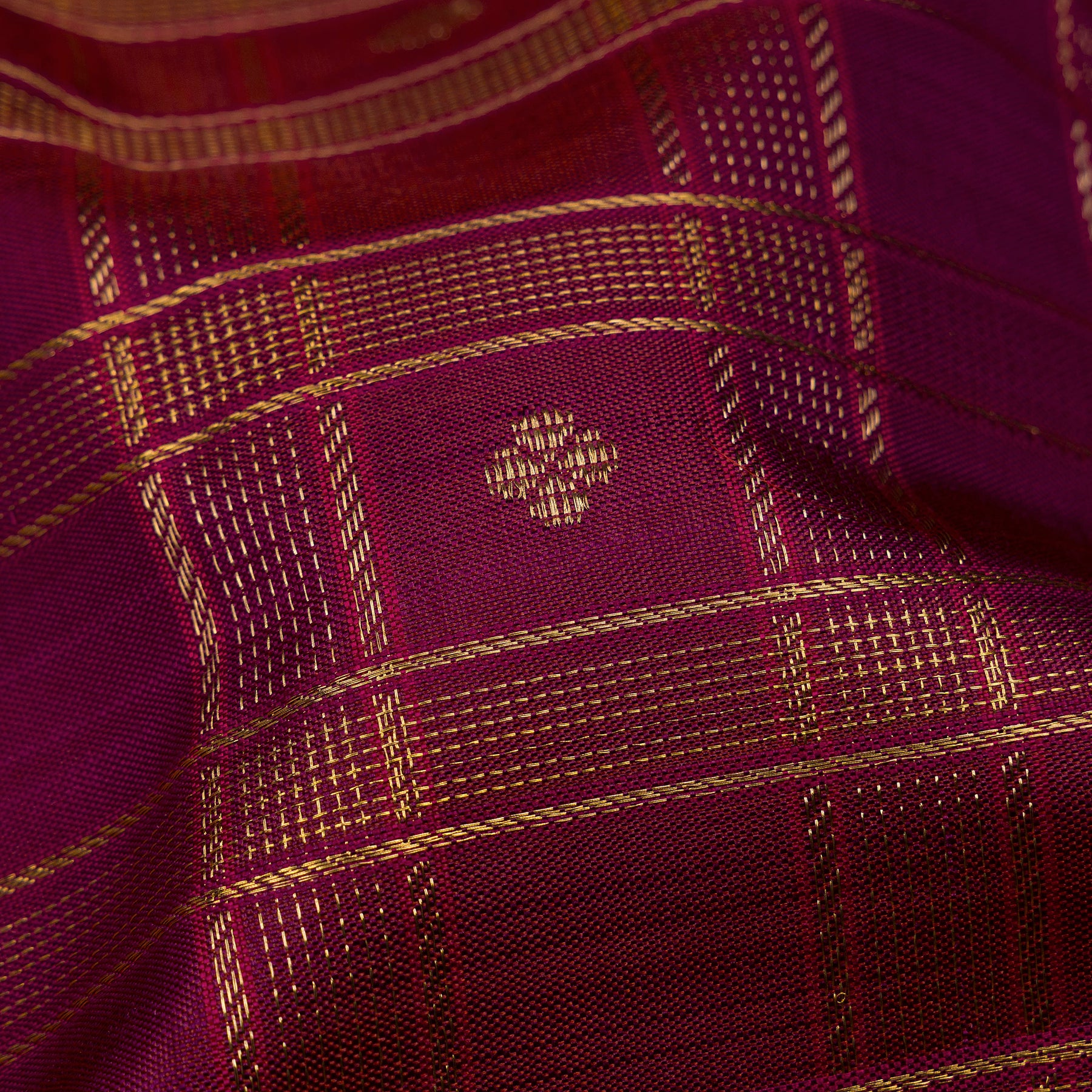 Kanakavalli Kanjivaram Silk Sari 26-041-HS001-01887 - Fabric View