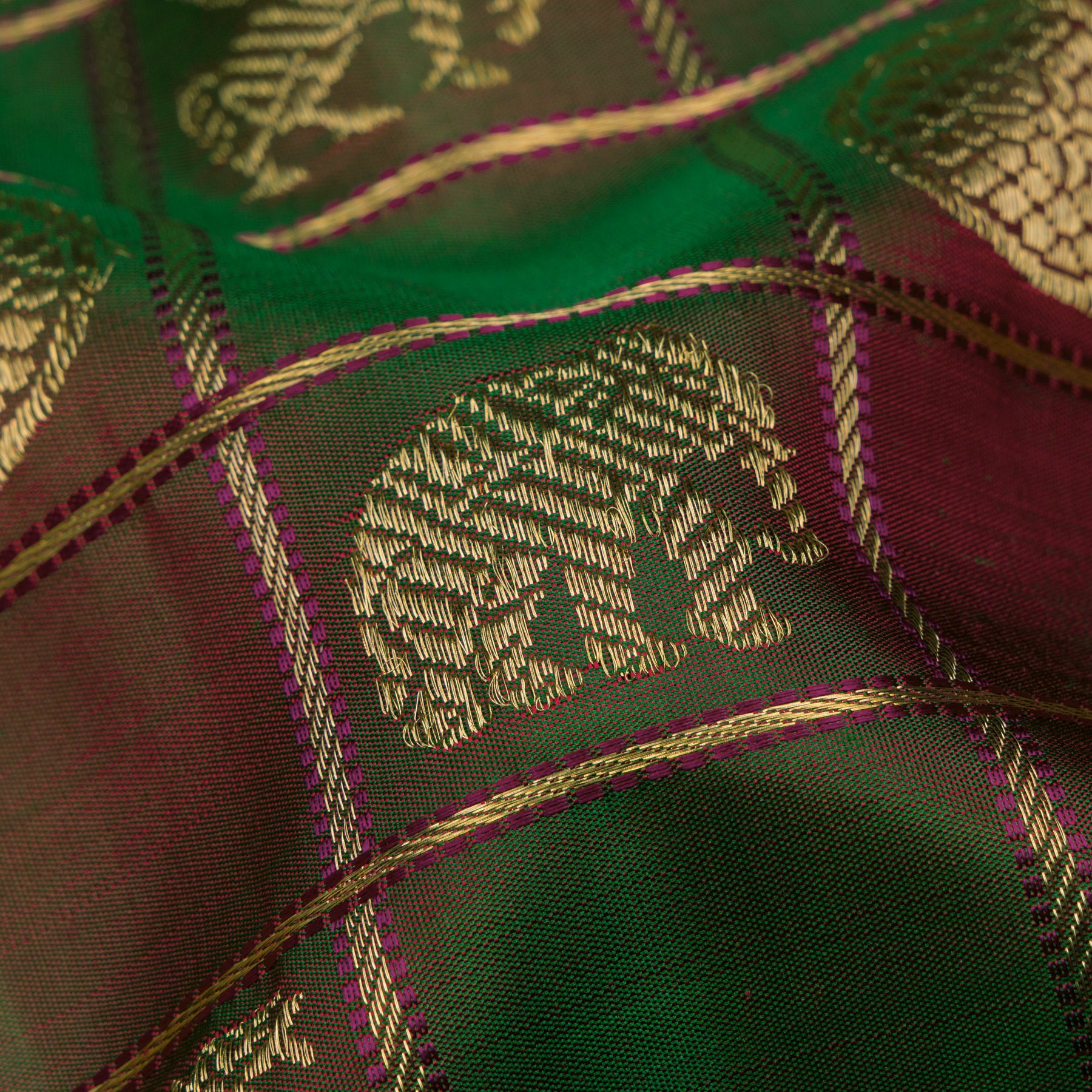 Kanakavalli Kanjivaram Silk Sari 26-041-HS001-02930 - Fabric View