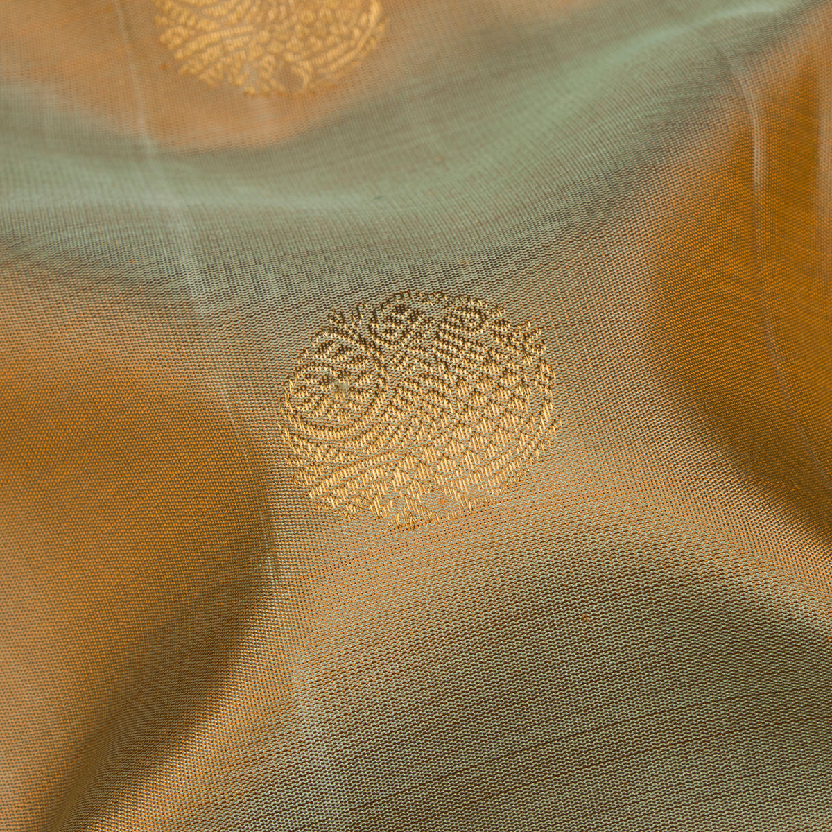 Kanakavalli Kanjivaram Silk Sari 26-110-HS001-00574 - Fabric View