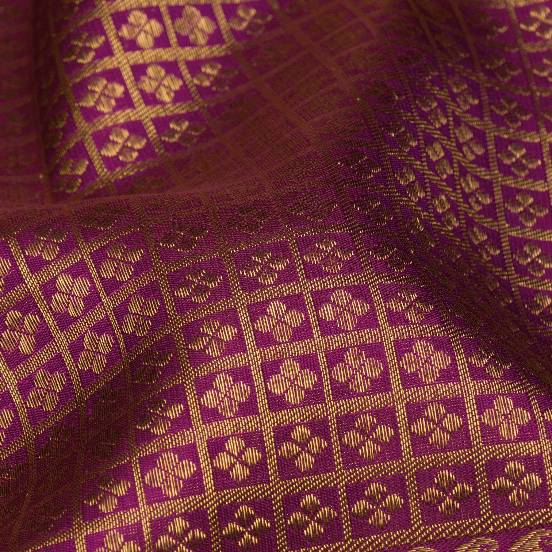 Kanakavalli Kanjivaram Silk Sari 26-110-HS001-00684 - Fabric View