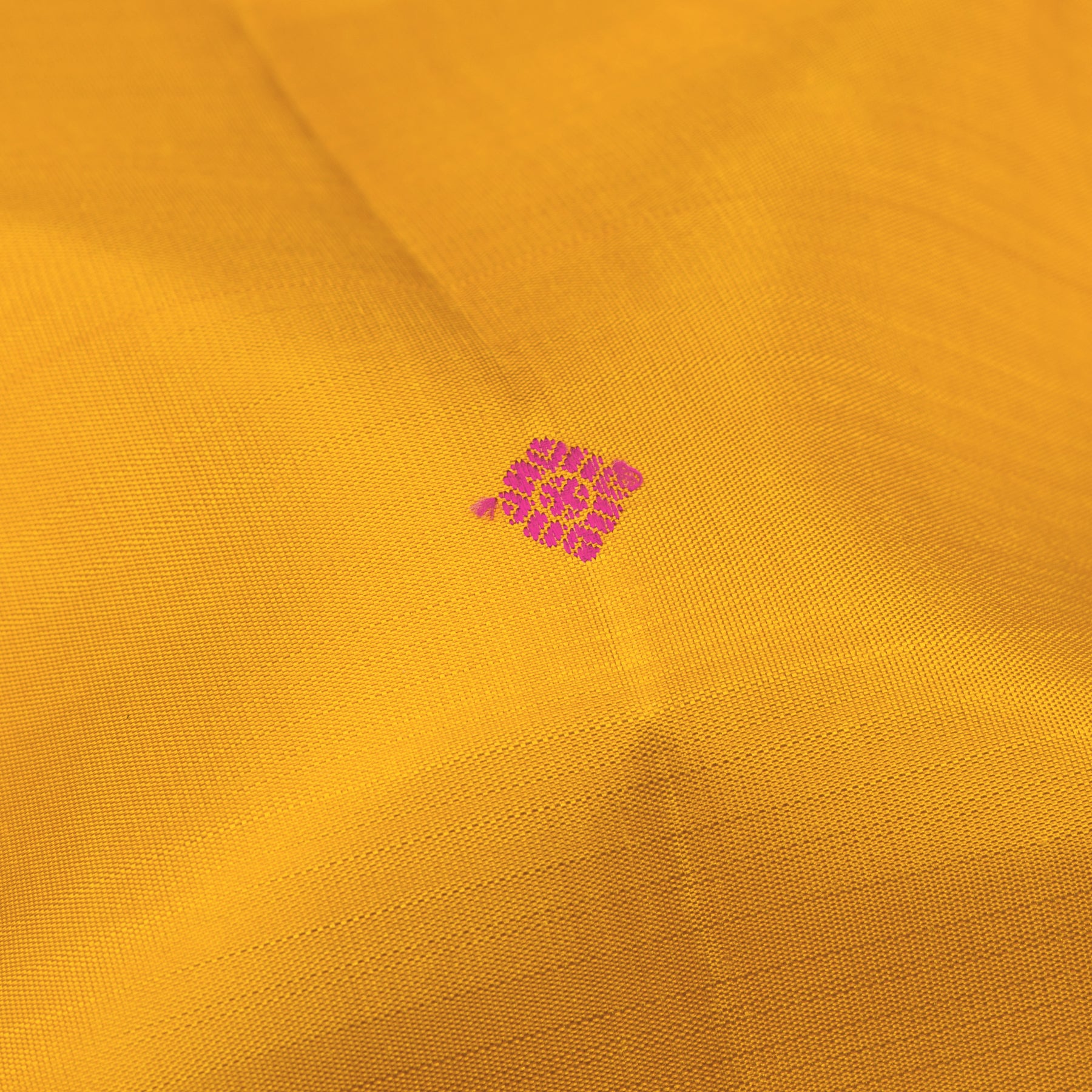 Kanakavalli Kanjivaram Silk Sari 26-110-HS001-00698 - Fabric View