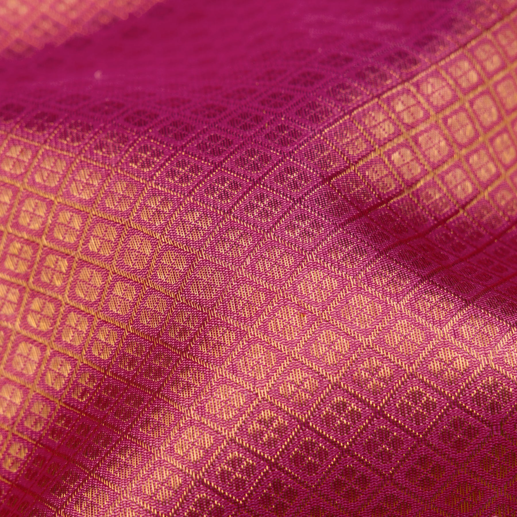 Kanakavalli Kanjivaram Silk Sari 26-110-HS001-01640 - Fabrc View