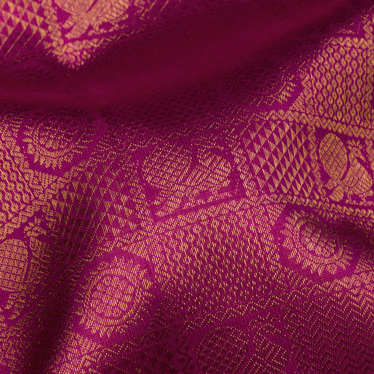Kanakavalli Kanjivaram Silk Sari 26-110-HS001-01656 - Fabric View