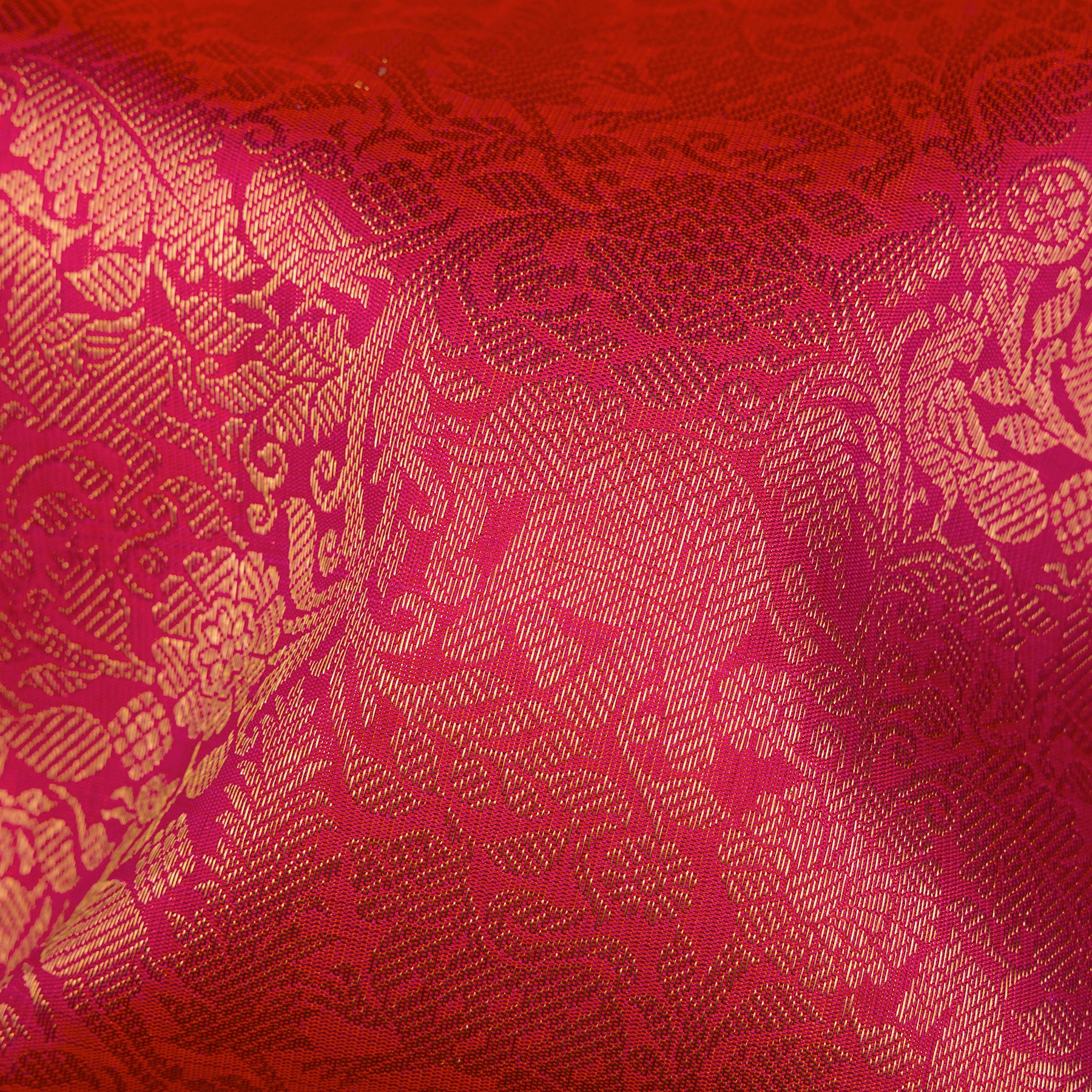 Kanakavalli Kanjivaram Silk Sari 26-110-HS001-01663 - Fabric View
