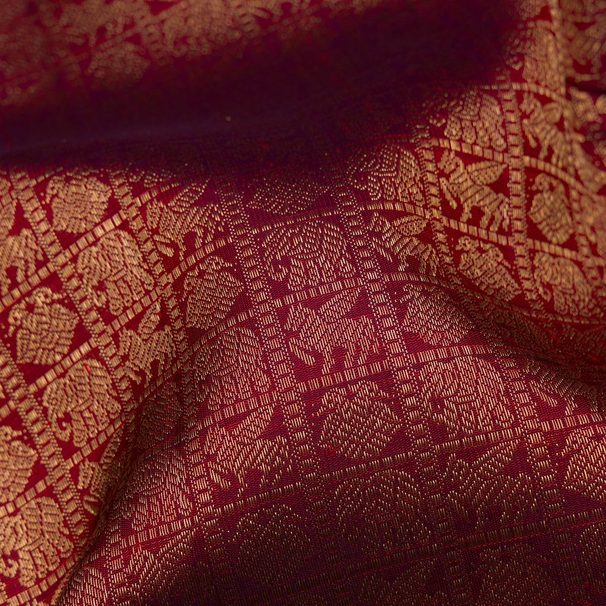 Kanakavalli Kanjivaram Silk Sari 26-110-HS001-01671 - Fabric View