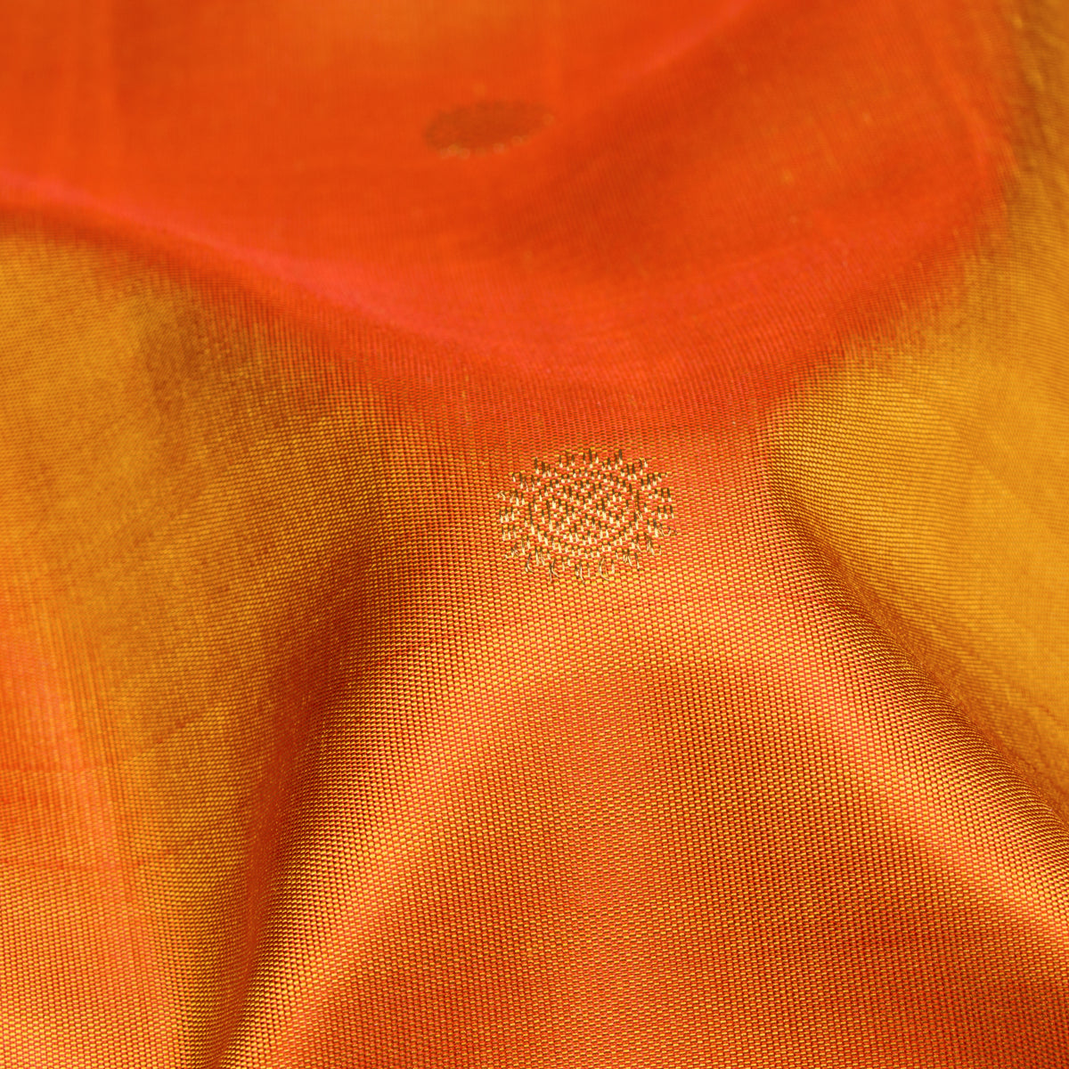 Kanakavalli Kanjivaram Silk Sari 26-110-HS001-01684 - Fabric View