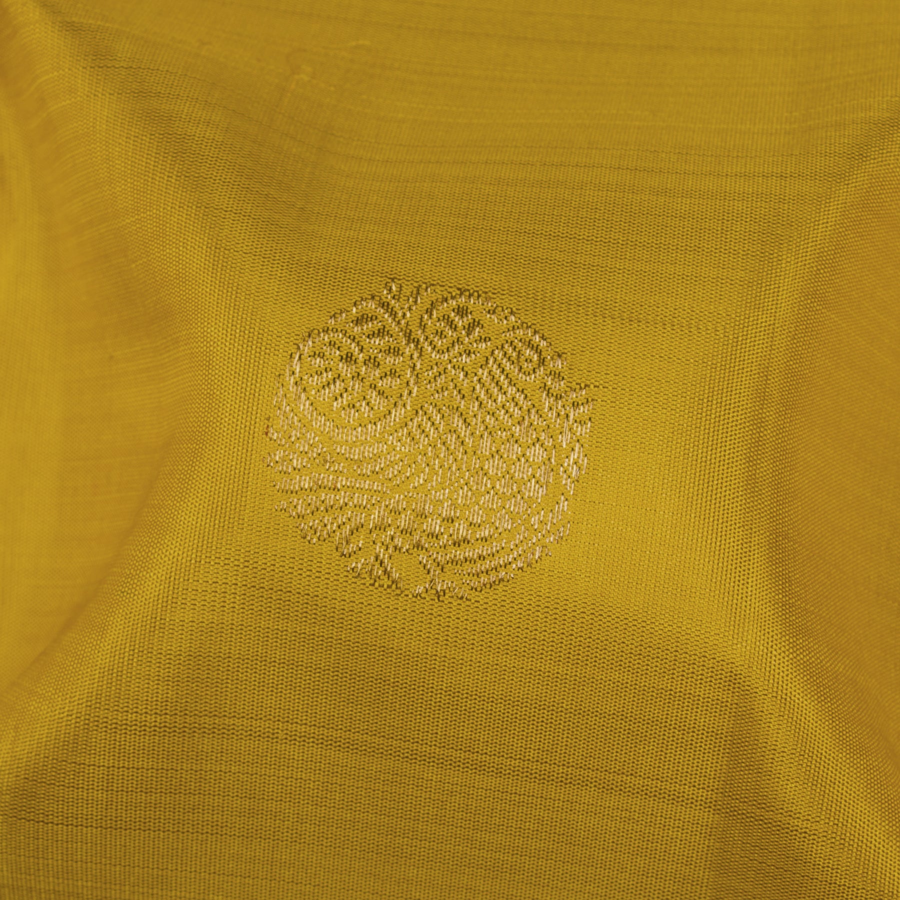 Kanakavalli Kanjivaram Silk Sari 26-110-HS001-01686 - Fabric View