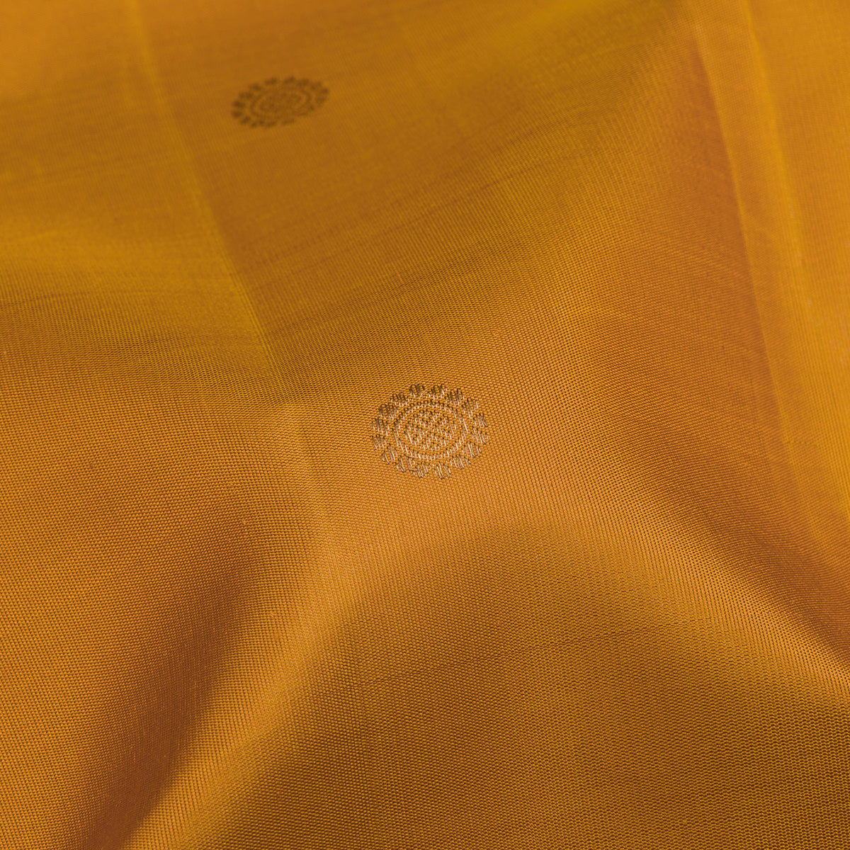 Kanakavalli Kanjivaram Silk Sari 26-110-HS001-01700 - Fabric View