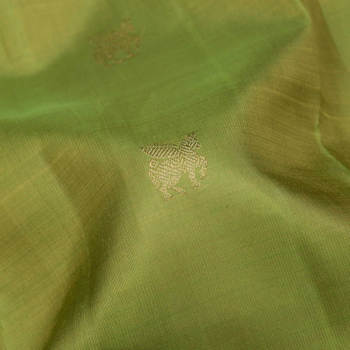 Kanakavalli Kanjivaram Silk Sari 26-110-HS001-01704 - Fabric View