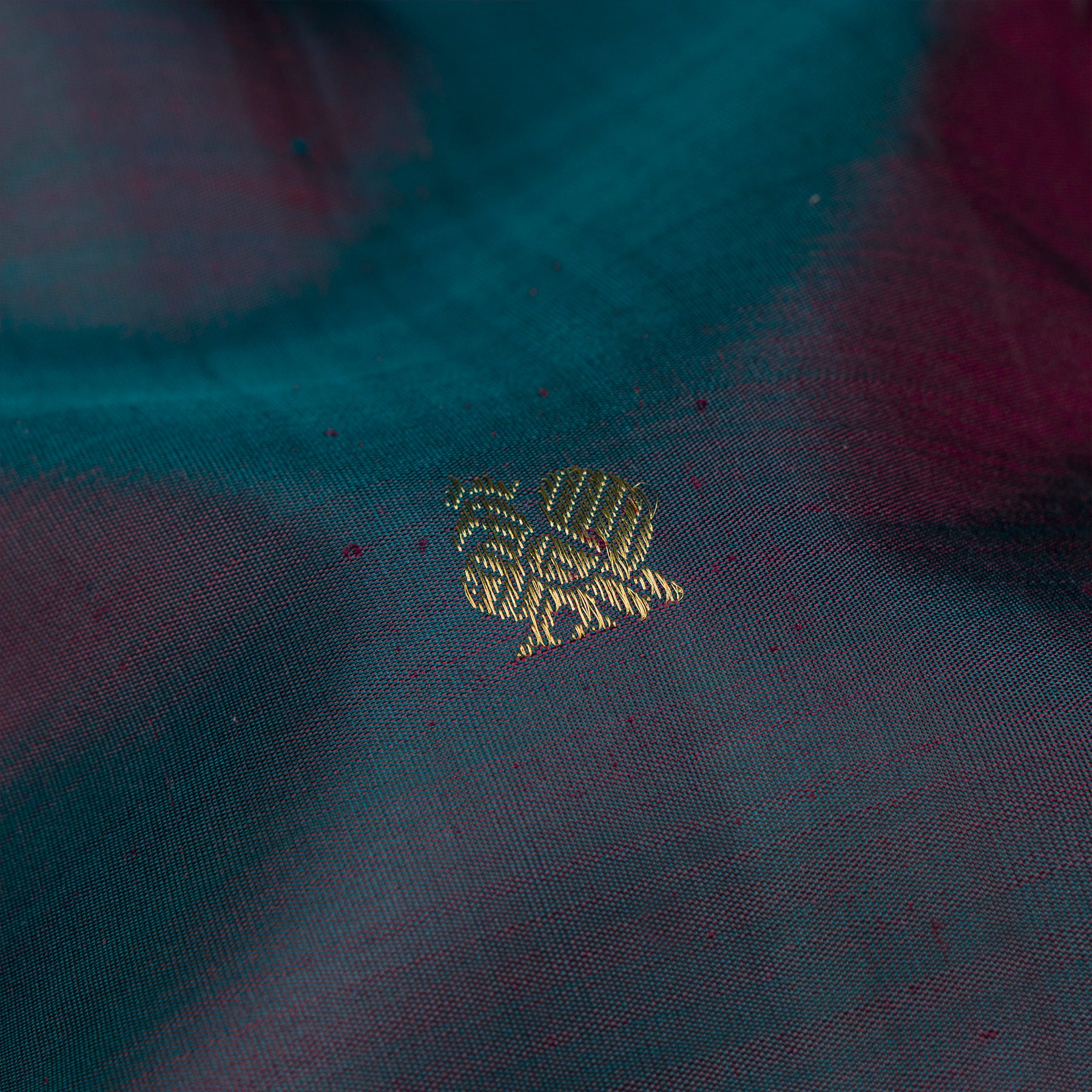 Kanakavalli Kanjivaram Silk Sari 26-110-HS001-01711 - Fabric View