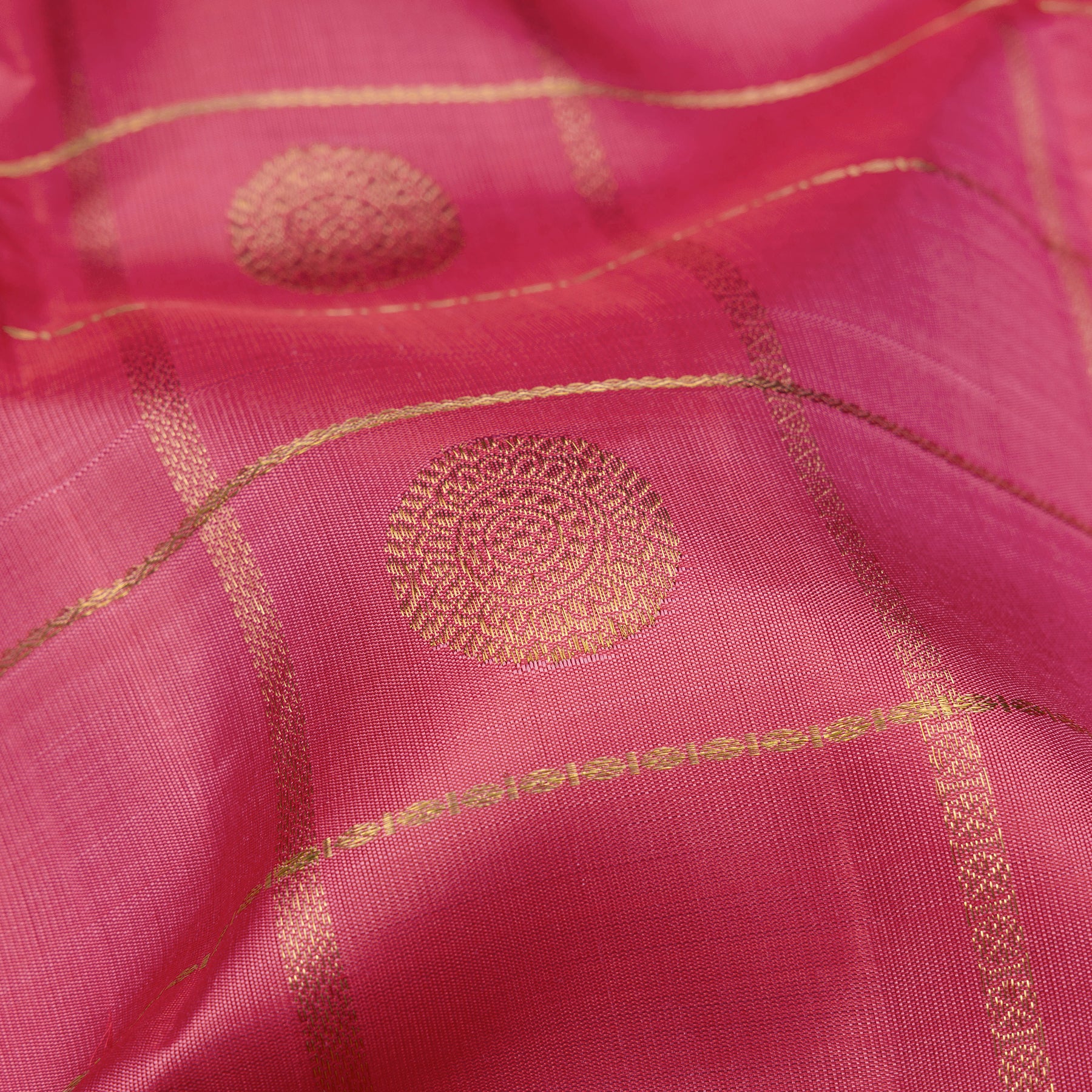 Kanakavalli Kanjivaram Silk Sari 26-110-HS001-01743 - Fabric View