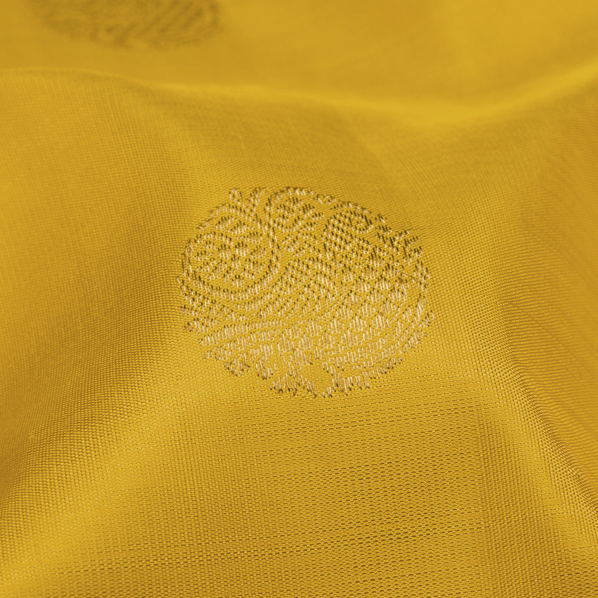 Kanakavalli Kanjivaram Silk Sari 26-110-HS001-01785 - Fabric View
