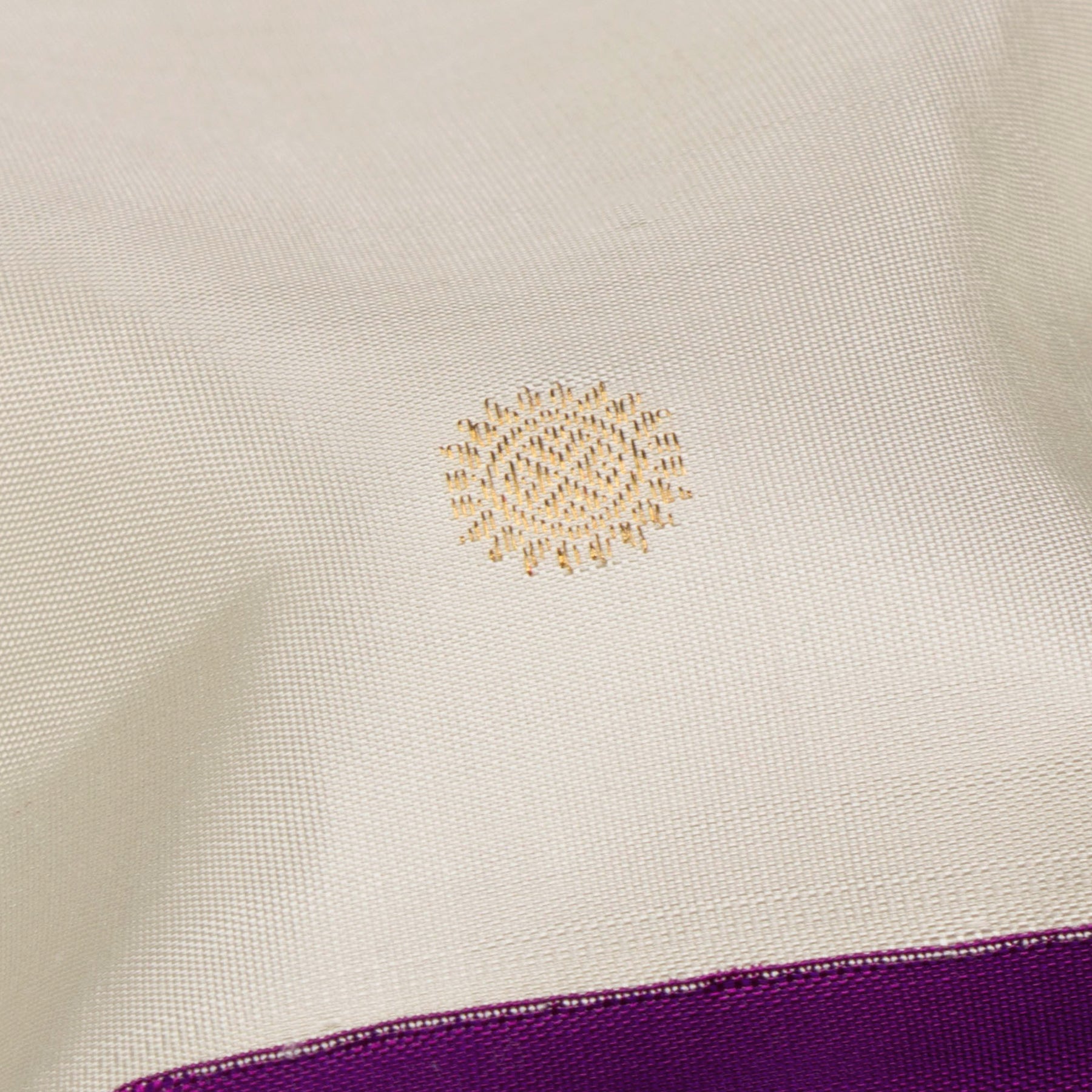 Kanakavalli Kanjivaram Silk Sari 26-110-HS001-01801 - Fabric View