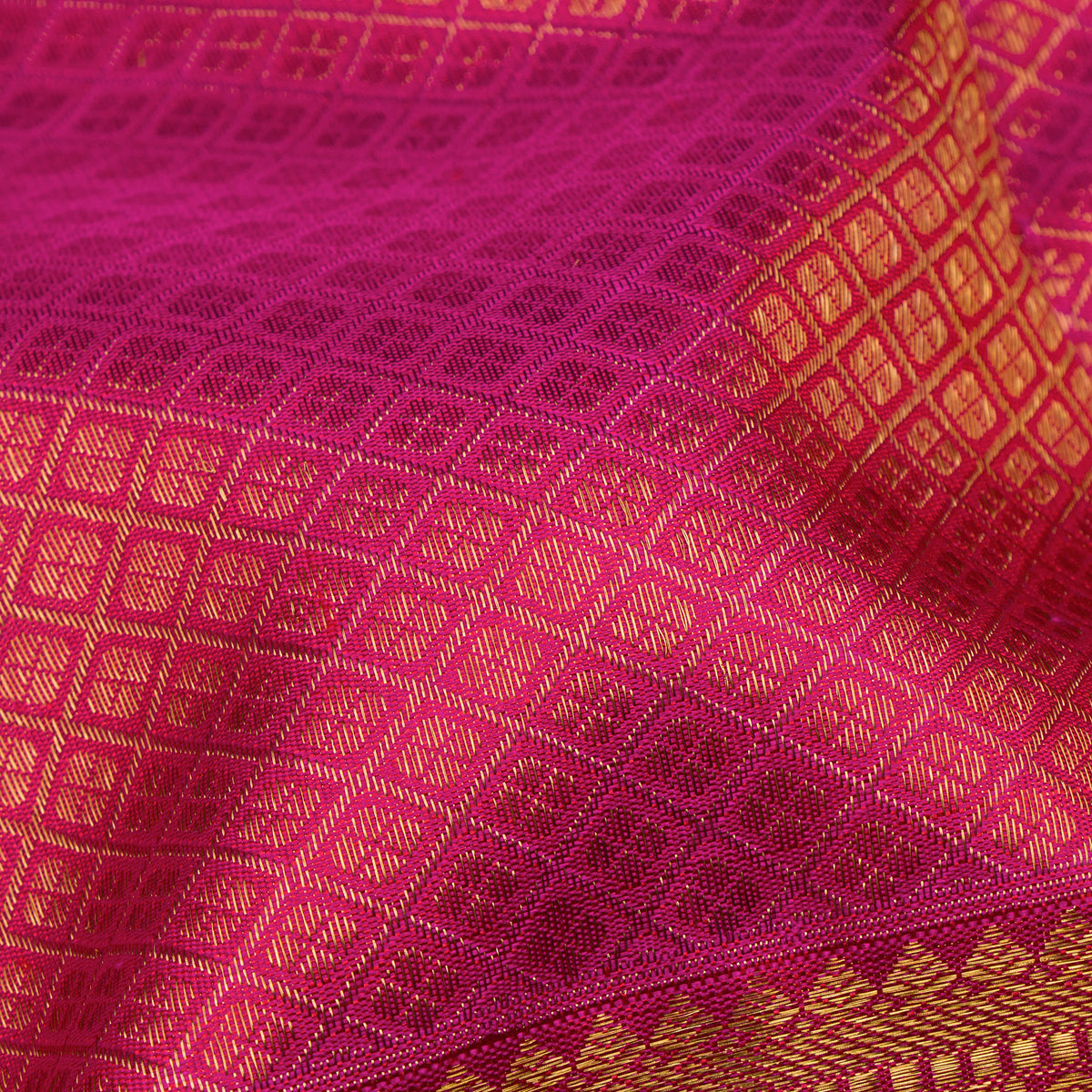 Kanakavalli Kanjivaram Silk Sari 26-110-HS001-02208
