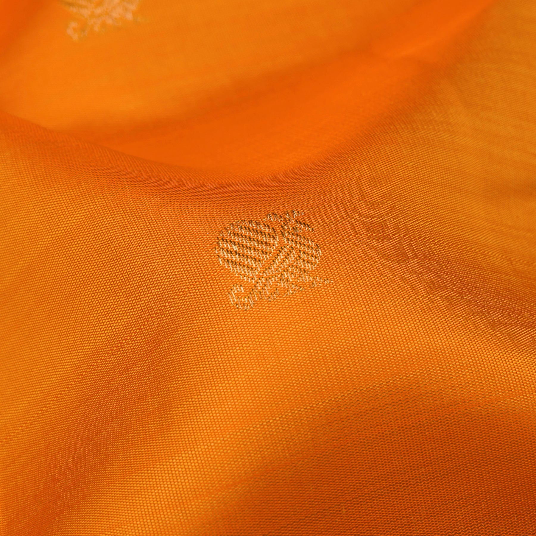 Kanakavalli Kanjivaram Silk Sari 26-110-HS001-02272 - Fabric View