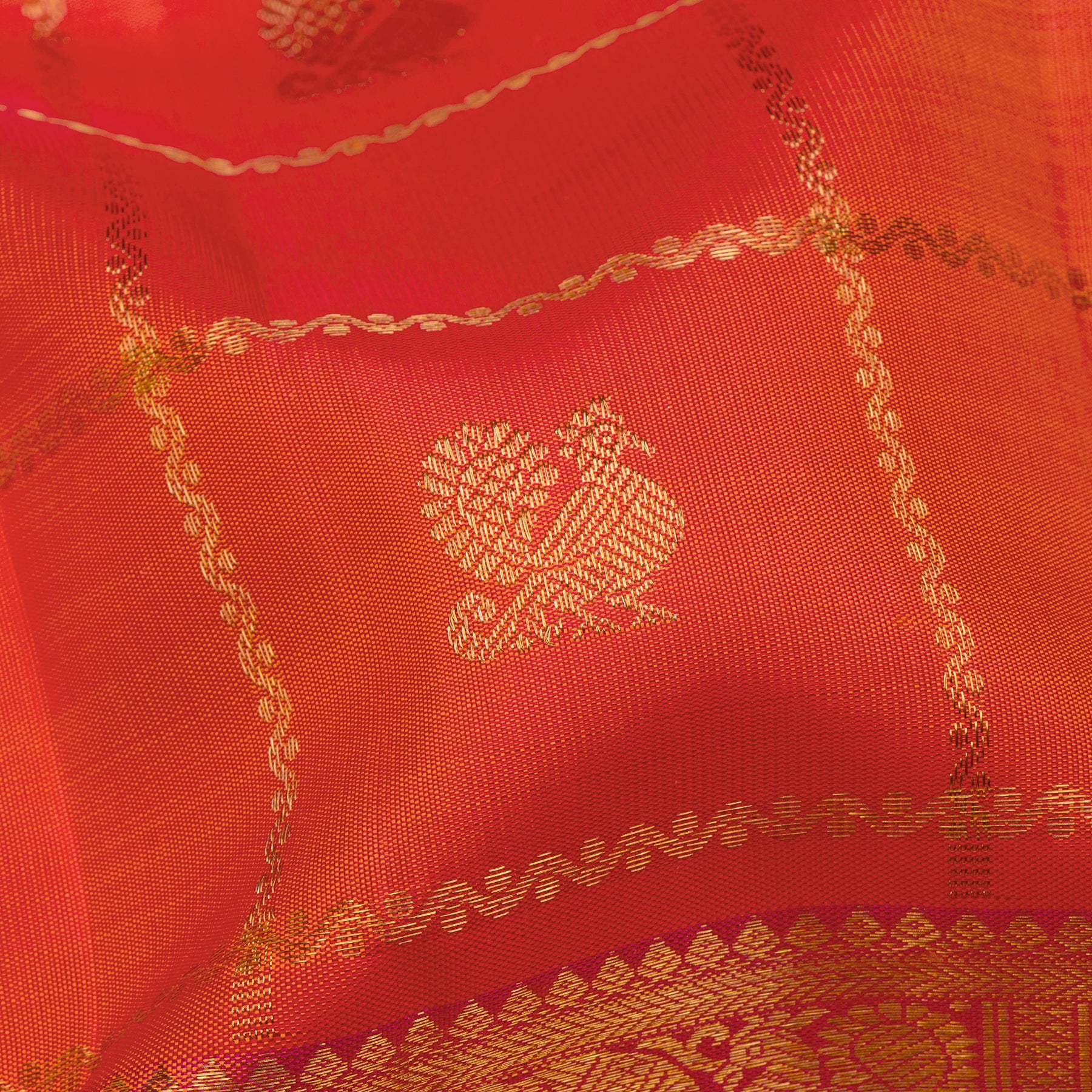 Kanakavalli Kanjivaram Silk Sari 26-110-HS001-02282 - Fabric View