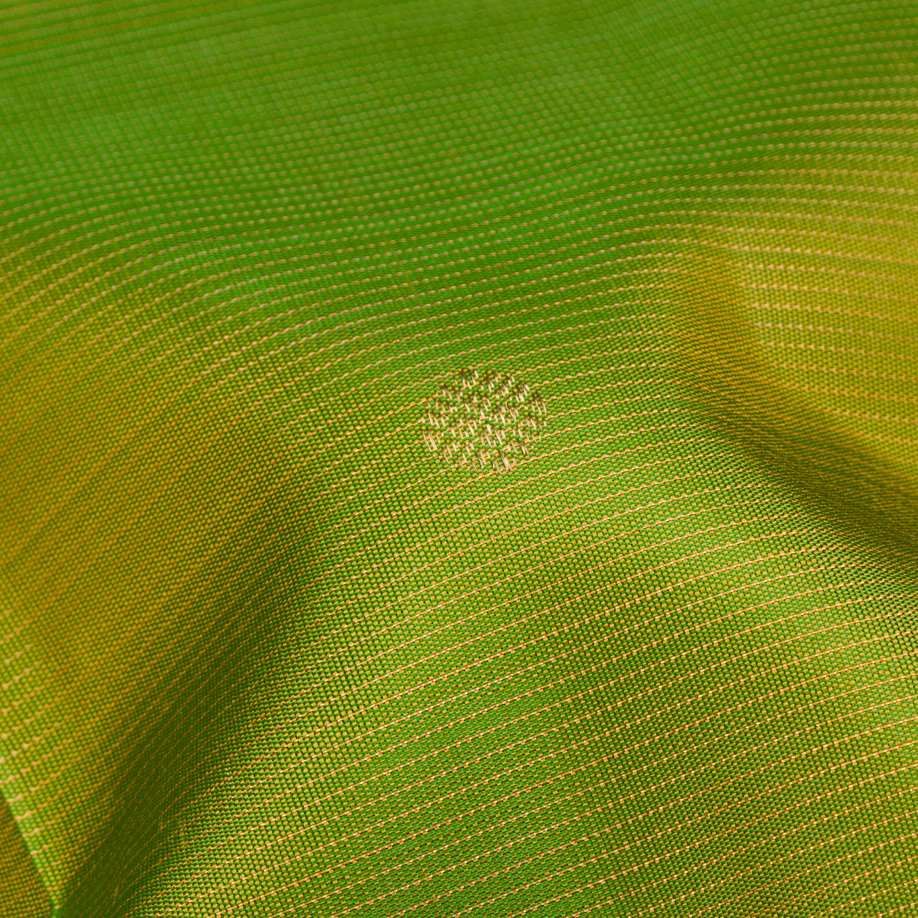 Kanakavalli Kanjivaram Silk Sari 26-110-HS001-03528 - Fabric View