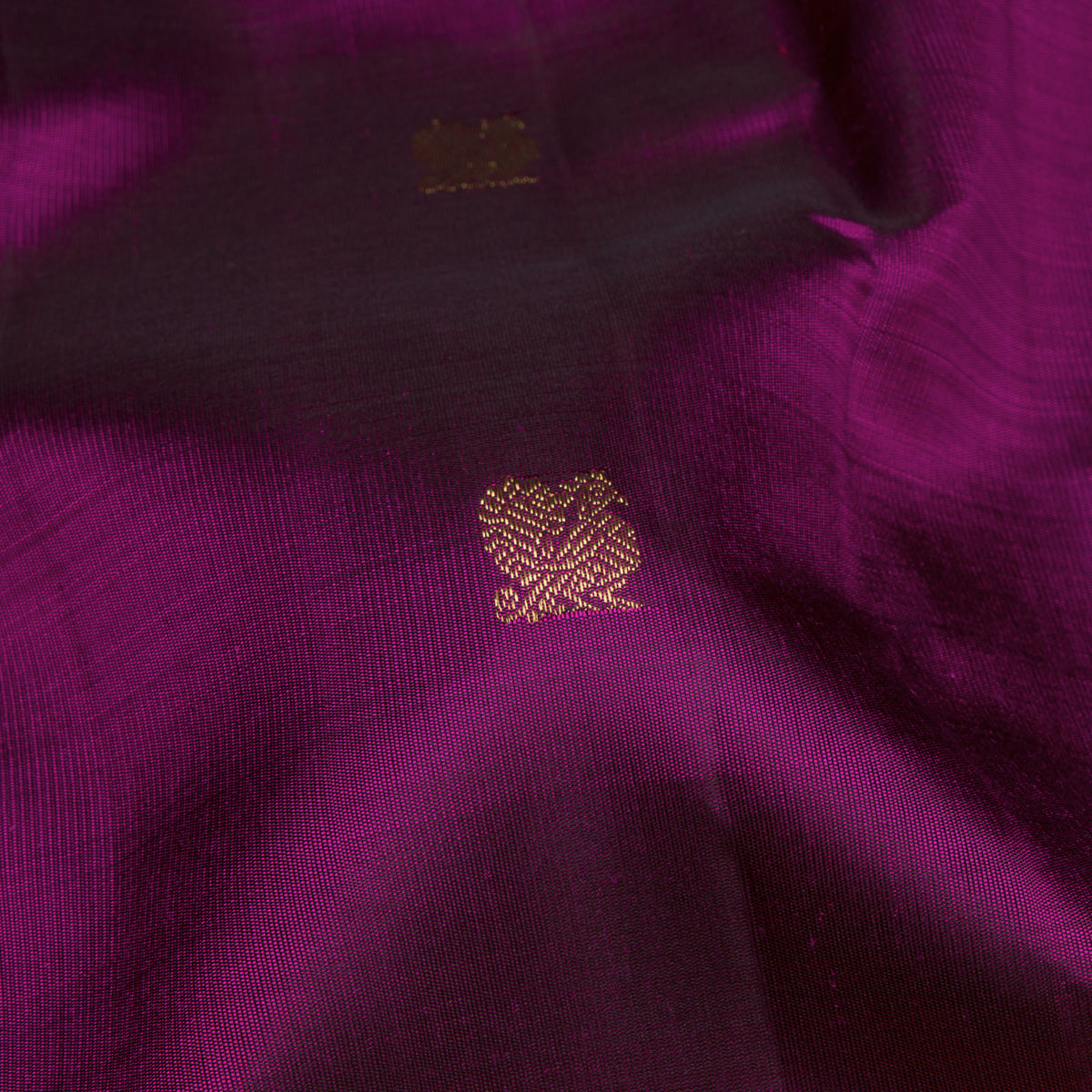 Kanakavalli Kanjivaram Silk Sari 26-110-HS001-03565 - Fabric View
