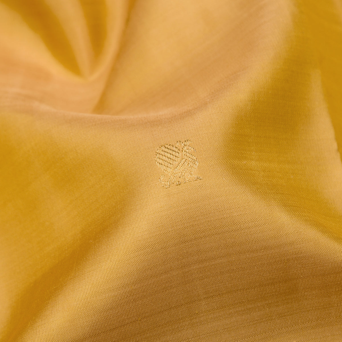Kanakavalli Kanjivaram Silk Sari 26-110-HS001-03629 - Fabric View