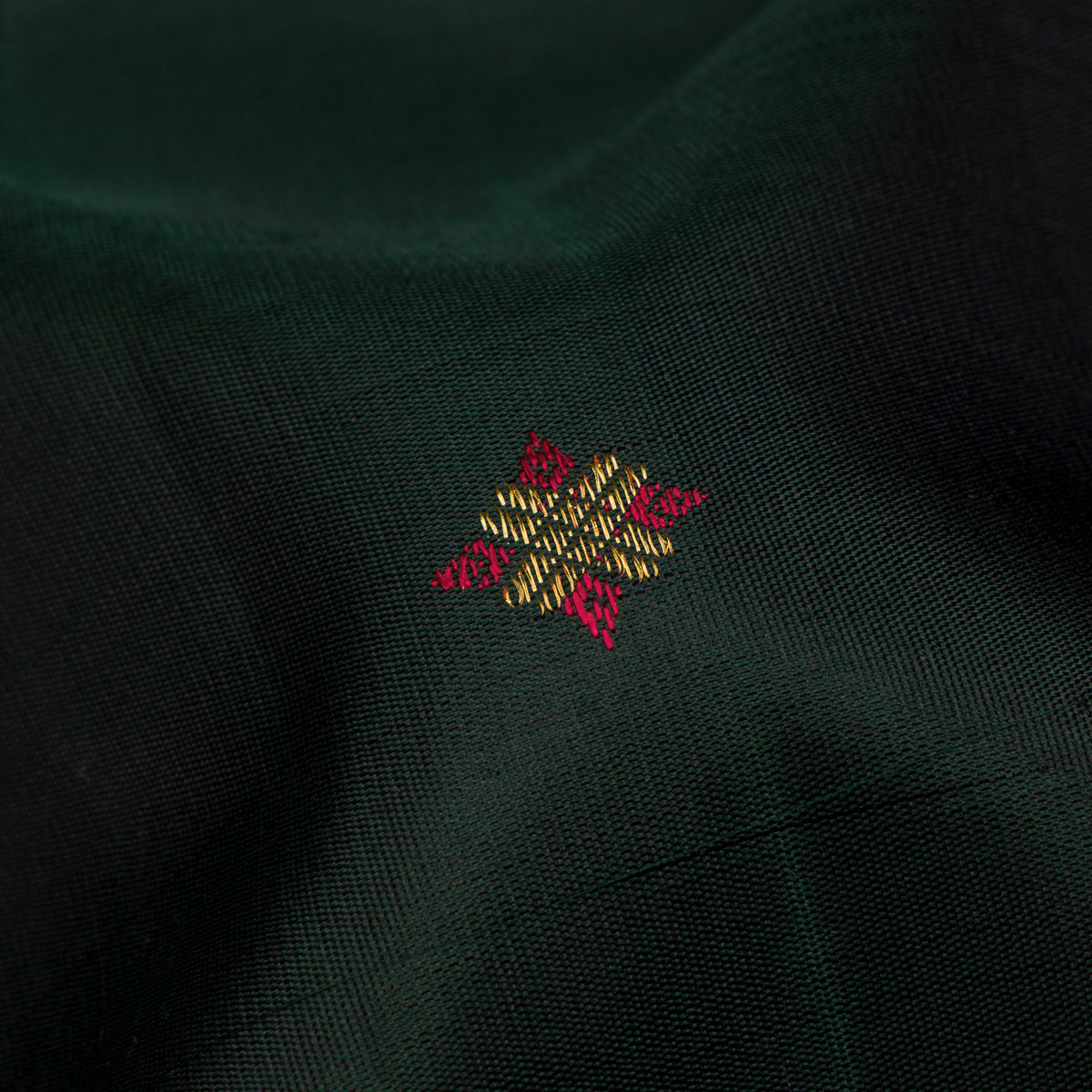 Kanakavalli Kanjivaram Silk Sari 26-110-HS001-03635 - Fabric View