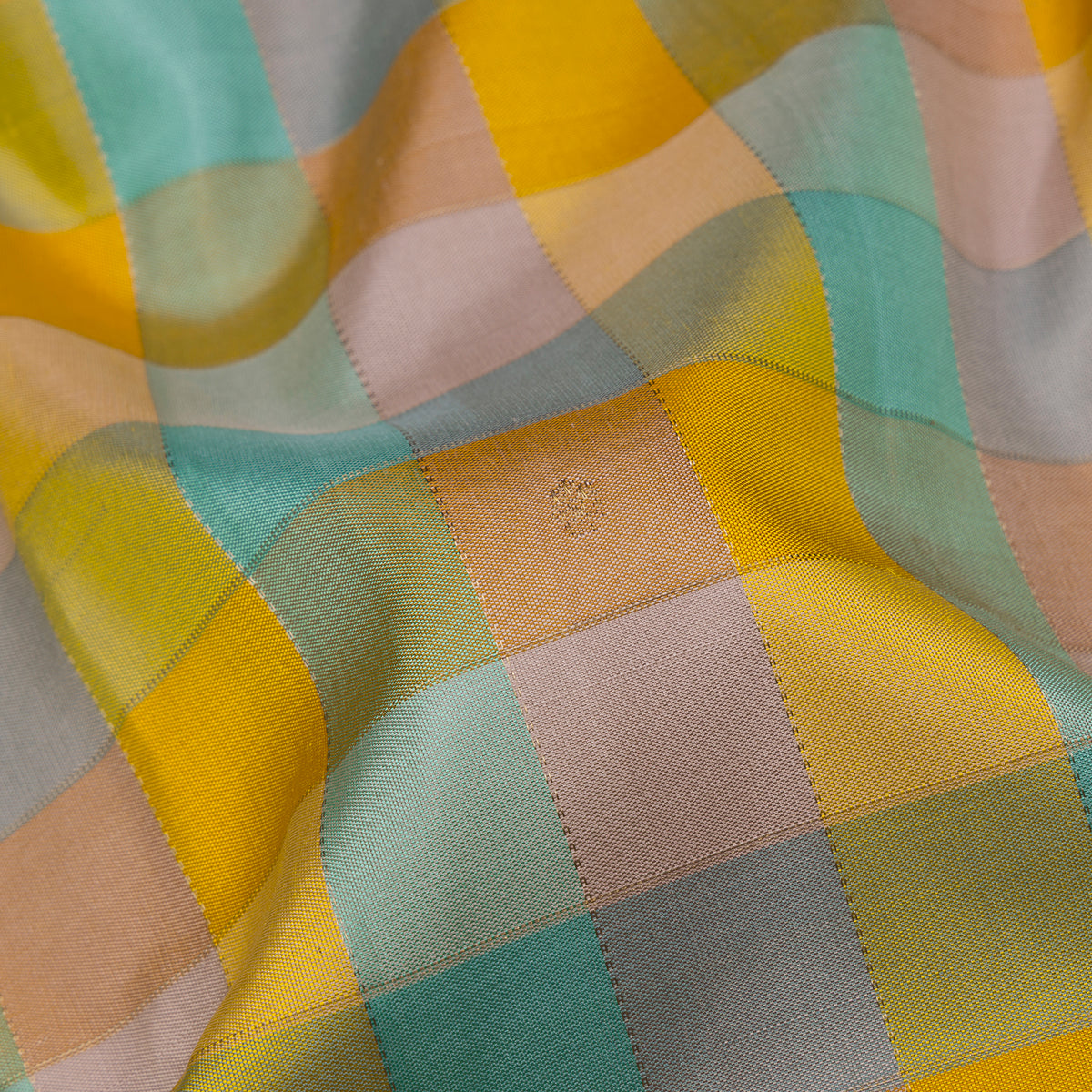 Kanakavalli Kanjivaram Silk Sari 26-595-HS001-00528 - Fabric View