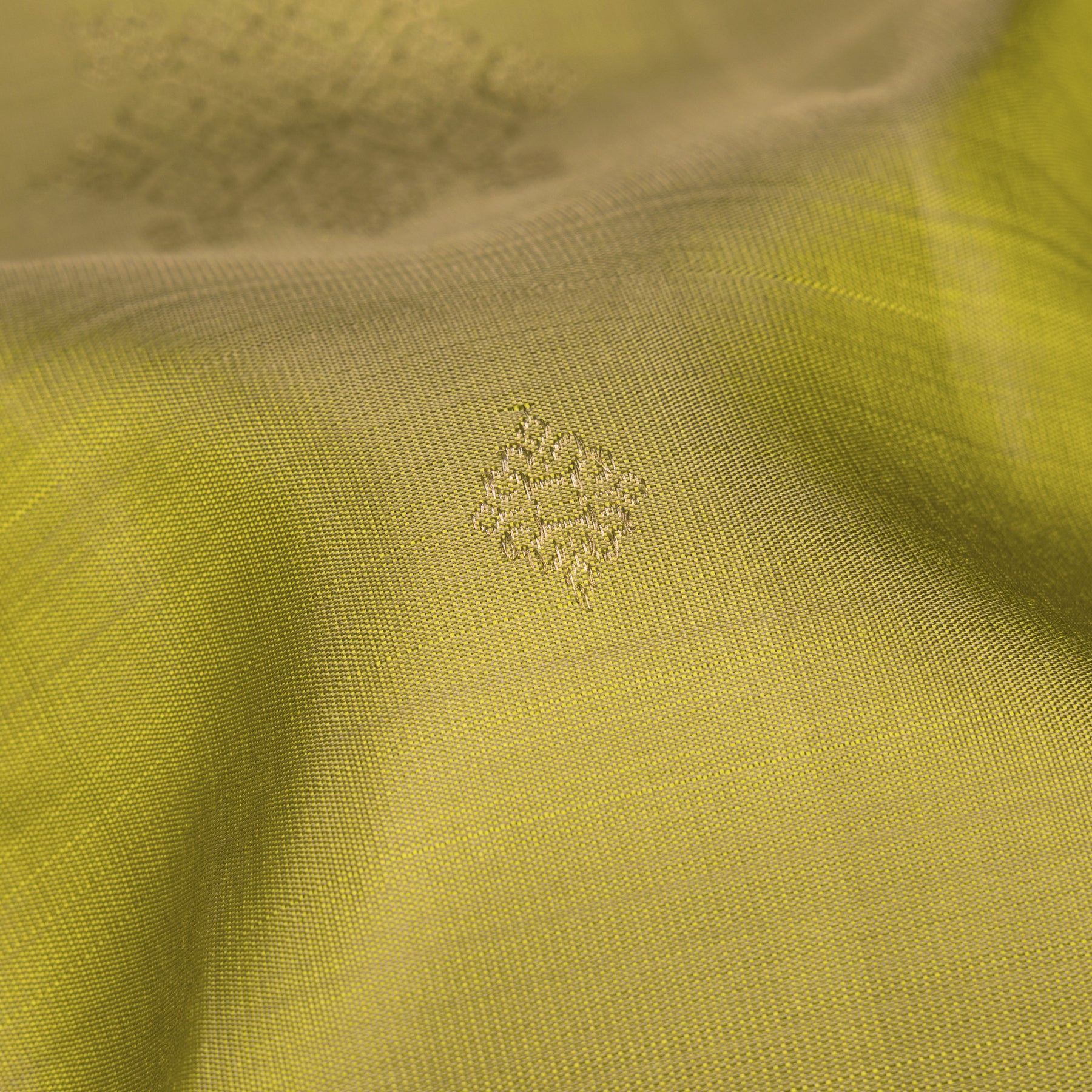 Kanakavalli Kanjivaram Silk Sari 26-595-HS001-01028 - Fabric View