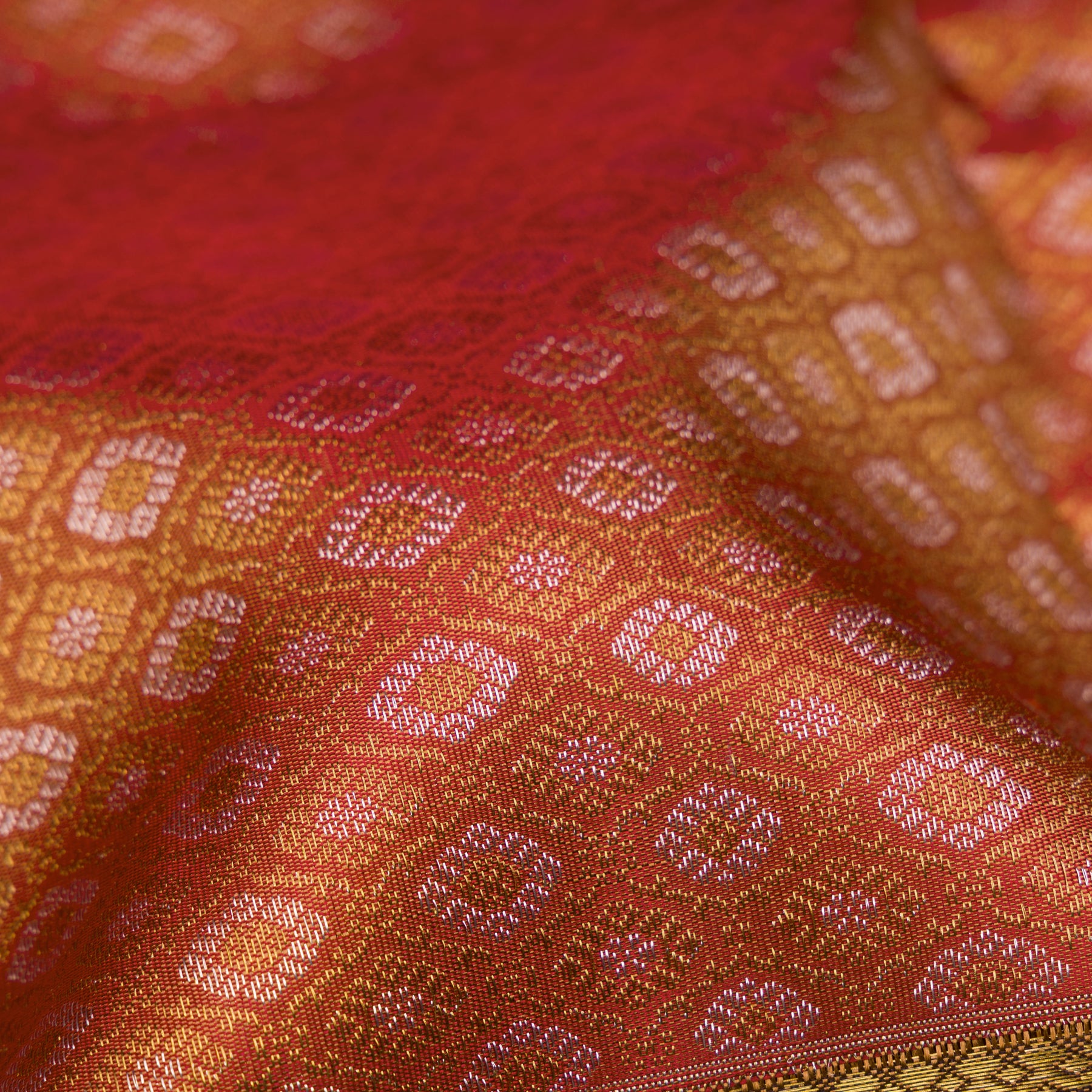 Kanakavalli Kanjivaram Silk Sari 26-595-HS001-01079 - Fabric View