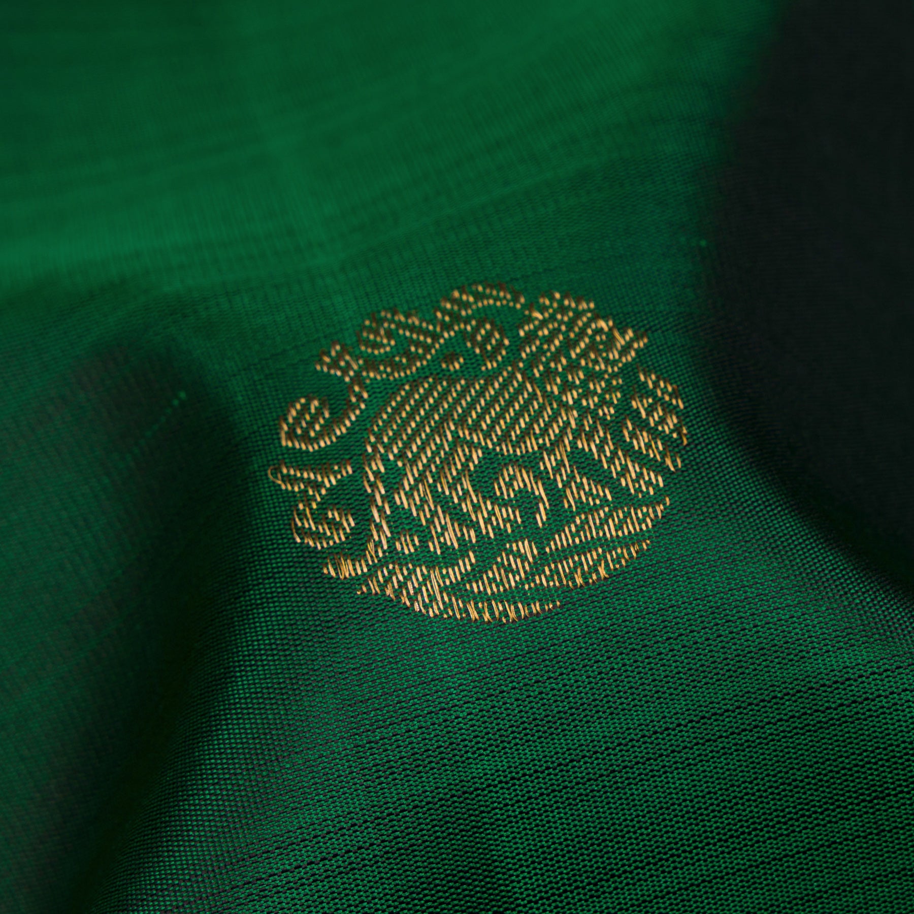 Kanakavalli Kanjivaram Silk Sari 26-595-HS001-02077 - Fabric View