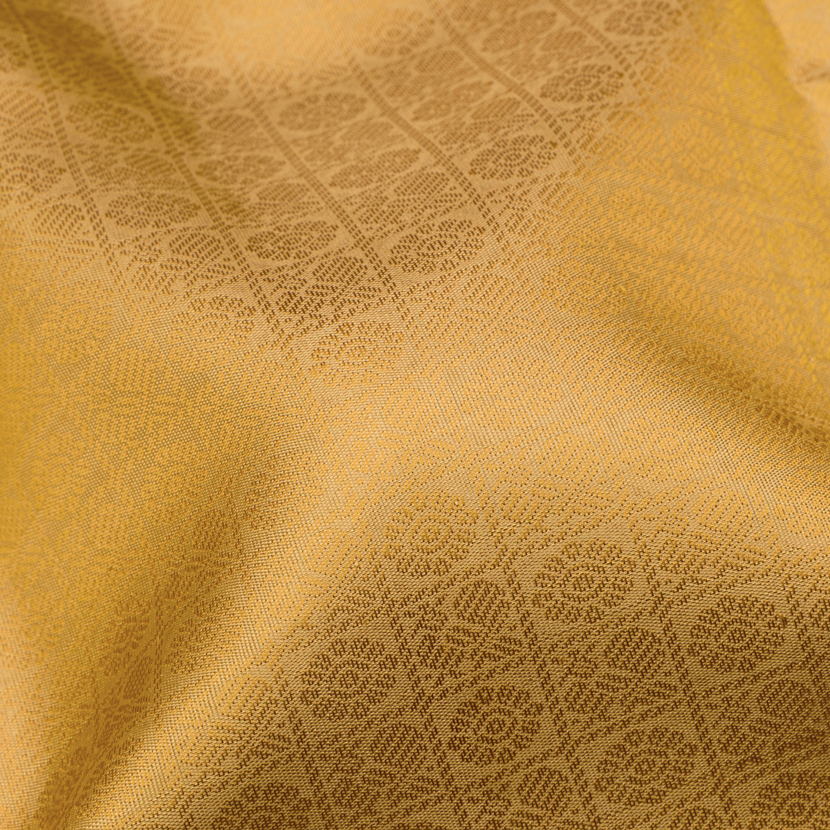 Kanakavalli Kanjivaram Silk Sari 26-595-HS001-04106 - Fabric View