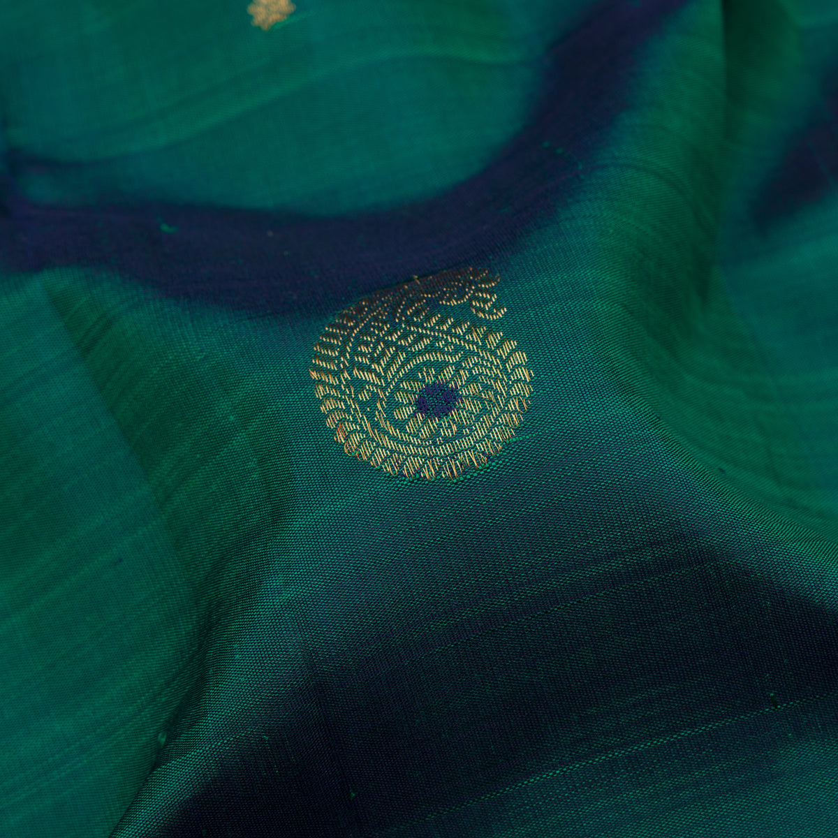 Kanakavalli Kanjivaram Silk Sari 26-595-HS001-04109 - Fabric View