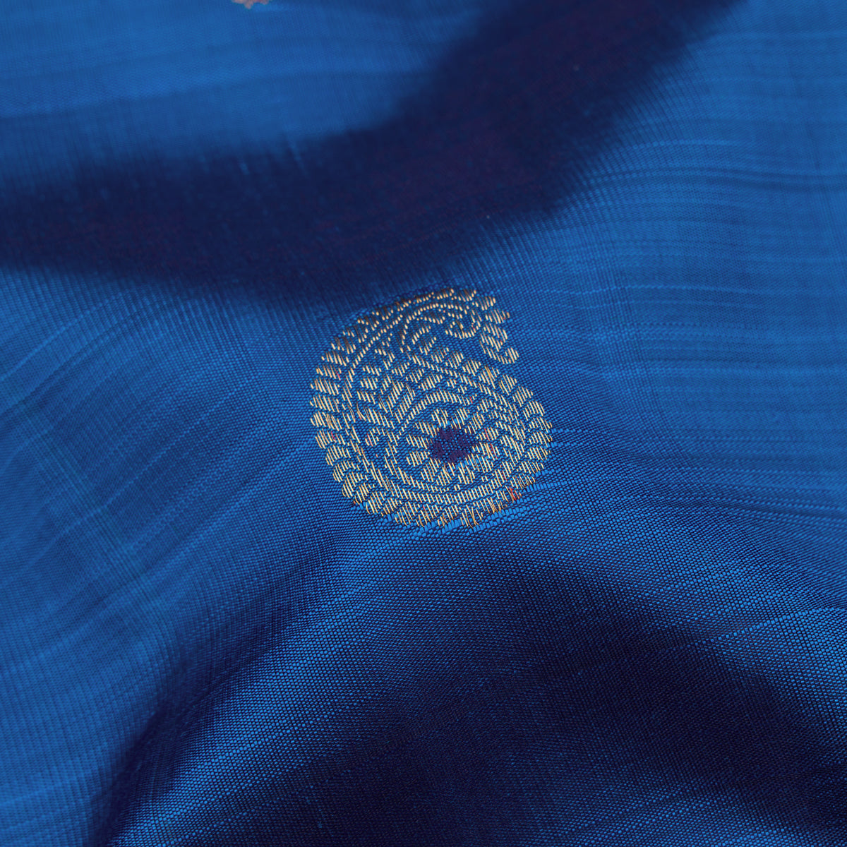 Kanakavalli Kanjivaram Silk Sari 26-595-HS001-04110 - Fabric View