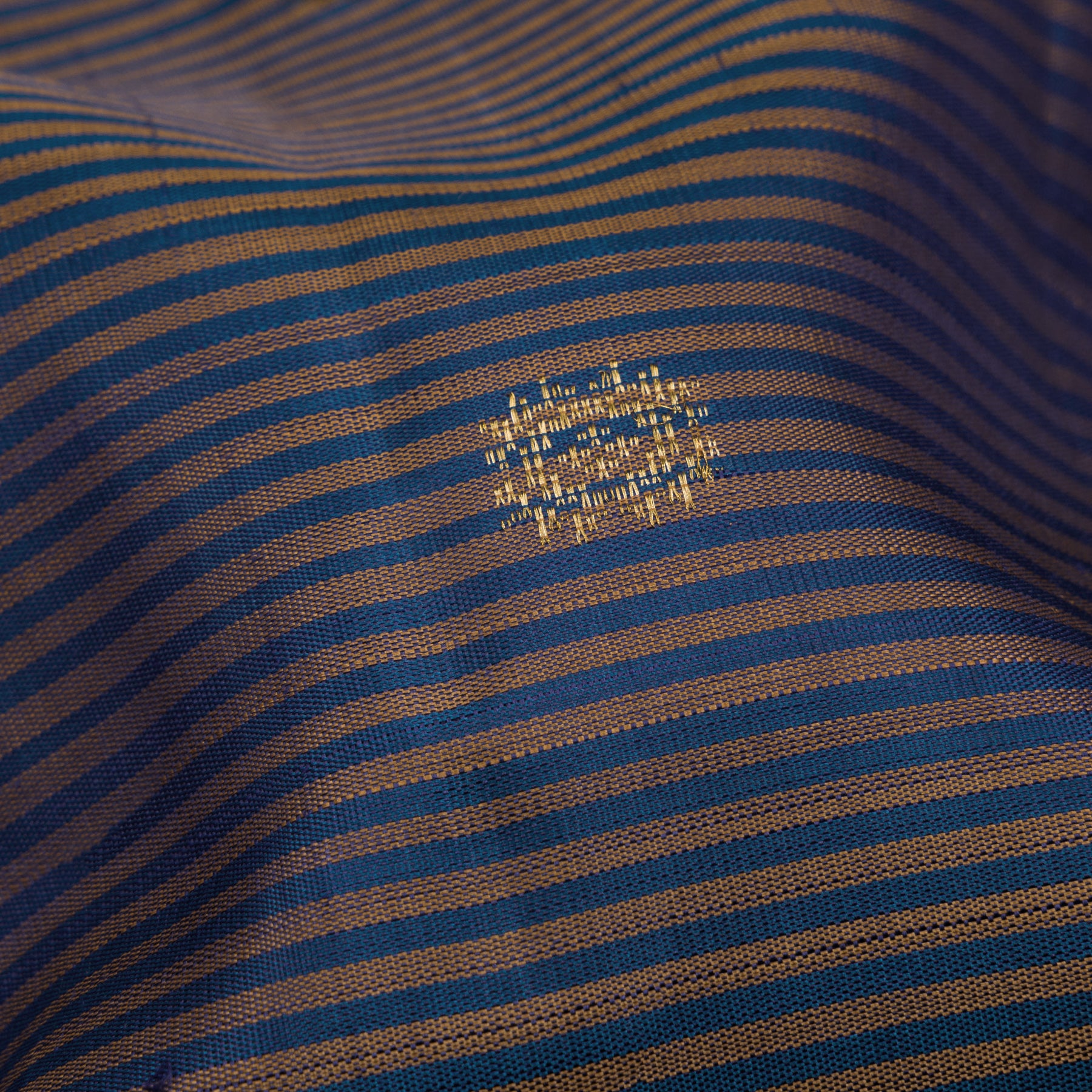 Kanakavalli Kanjivaram Silk Sari 26-599-HS001-00370 - Fabric View