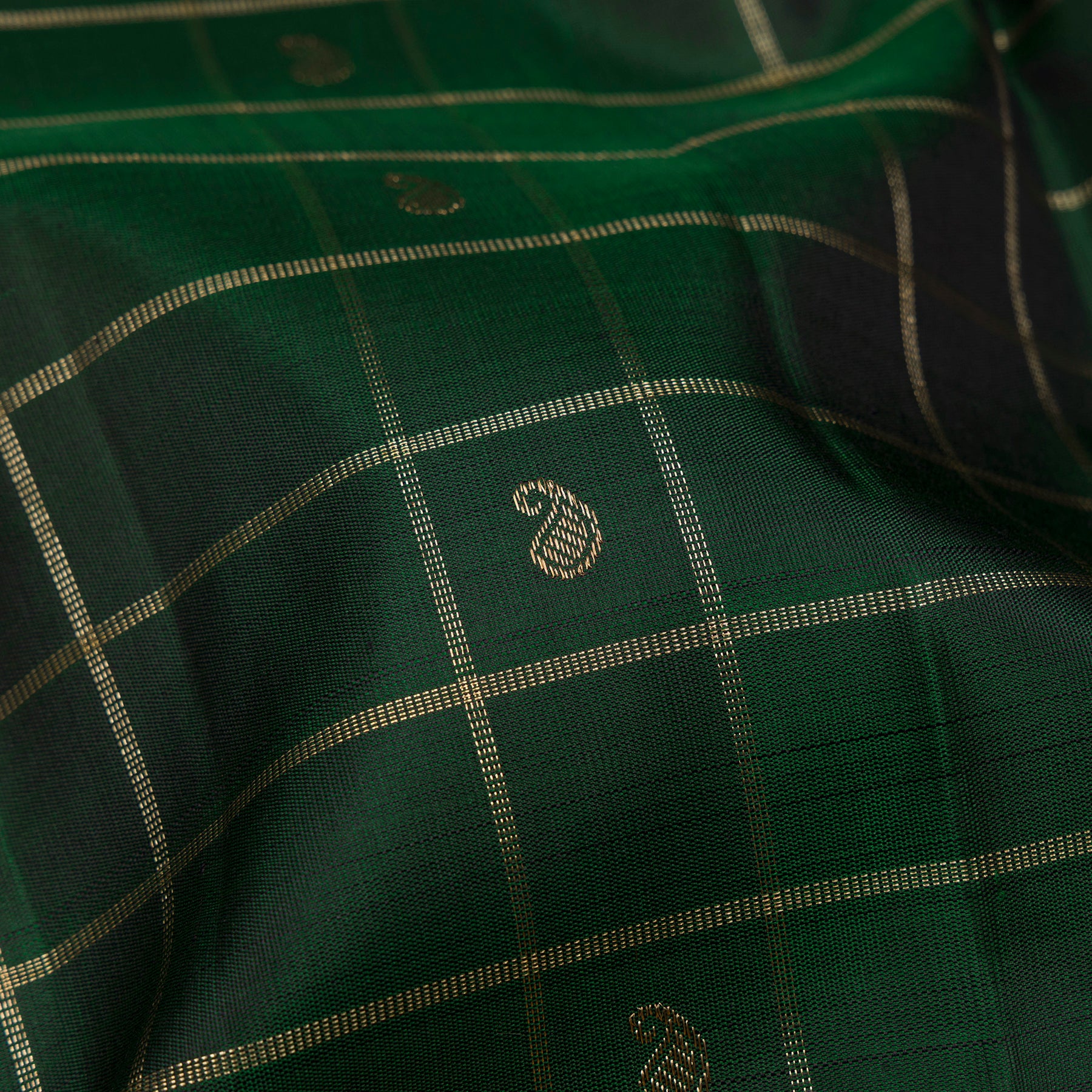 Kanakavalli Kanjivaram Silk Sari 26-599-HS001-00391 - Fabric View
