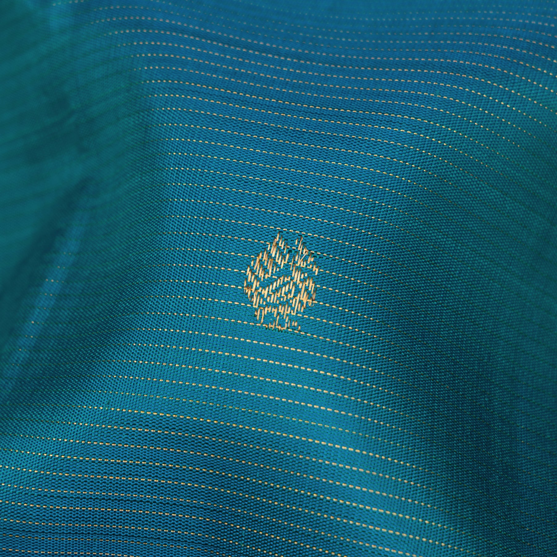 Kanakavalli Kanjivaram Silk Sari 26-599-HS001-01491 - Fabric View