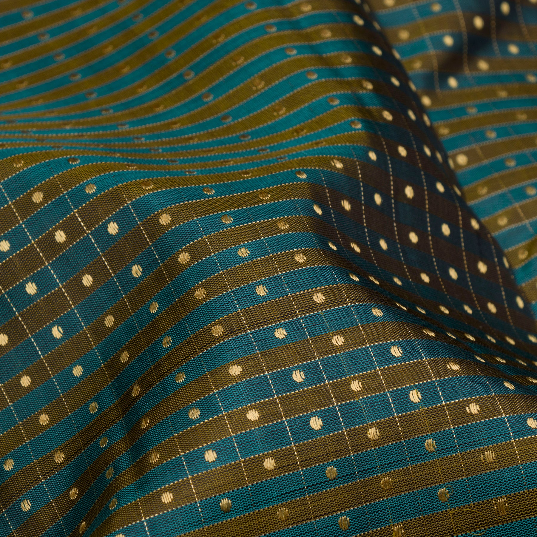 Kanakavalli Kanjivaram Silk Sari 26-599-HS001-01492 - Fabric View