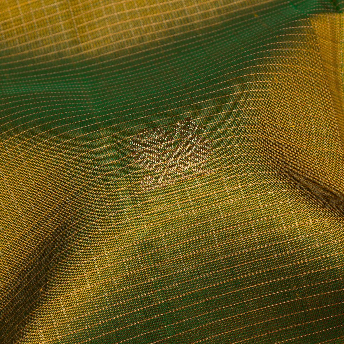 Kanakavalli Kanjivaram Silk Sari 26-599-HS001-03073 - Fabric View